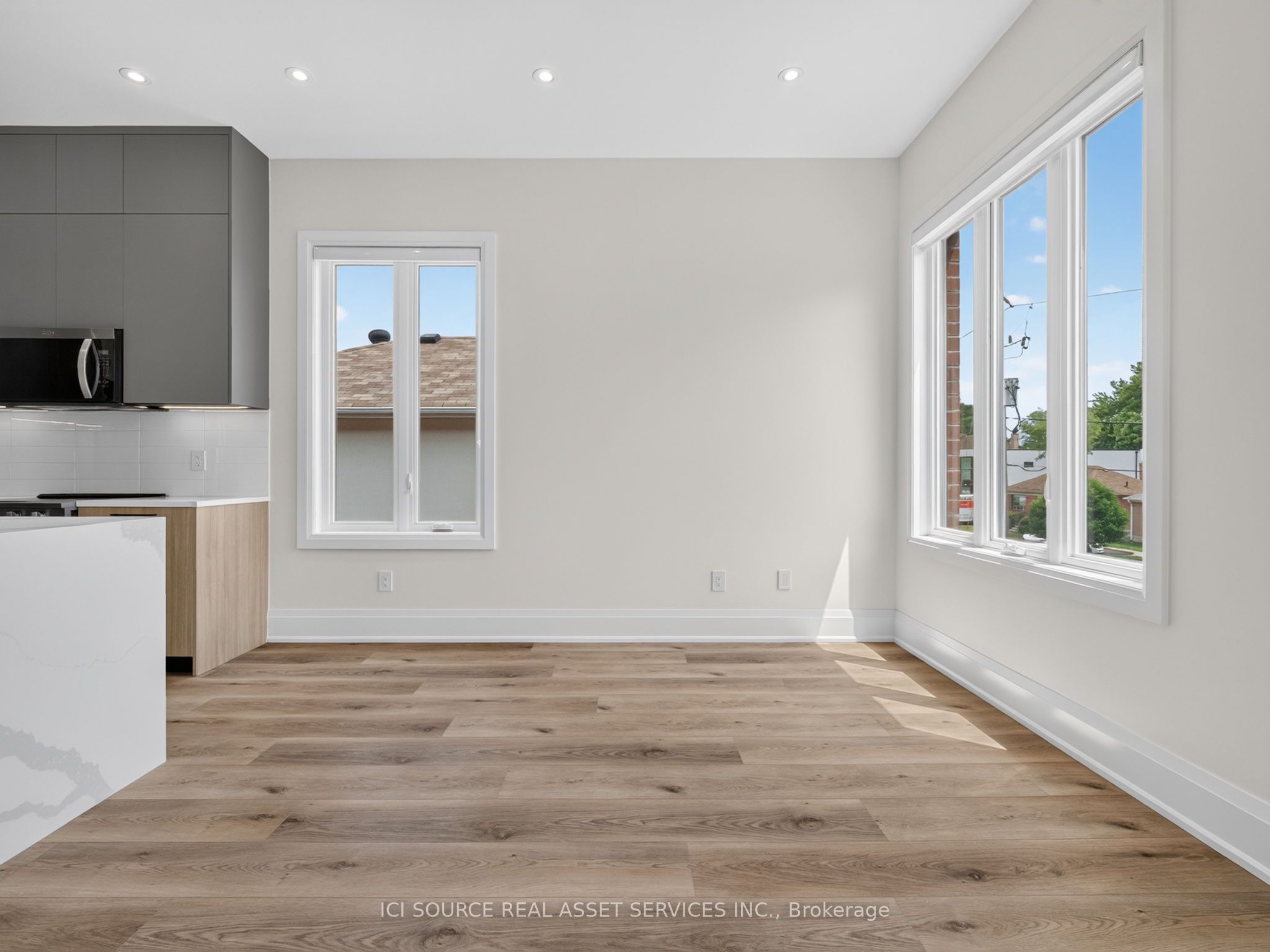 Unit Unit 2 - 28 Norcross Road, North York 5