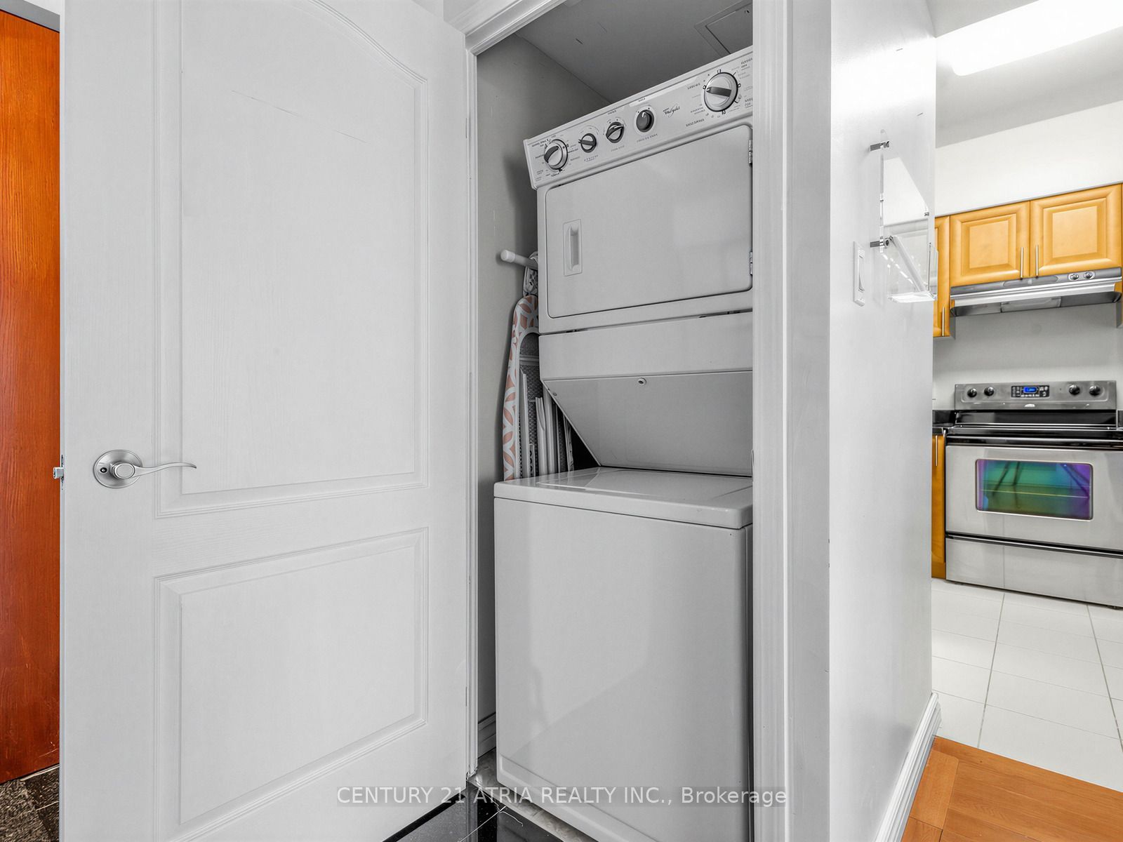 Unit 601 - 263 Wellington Street W, Toronto 5