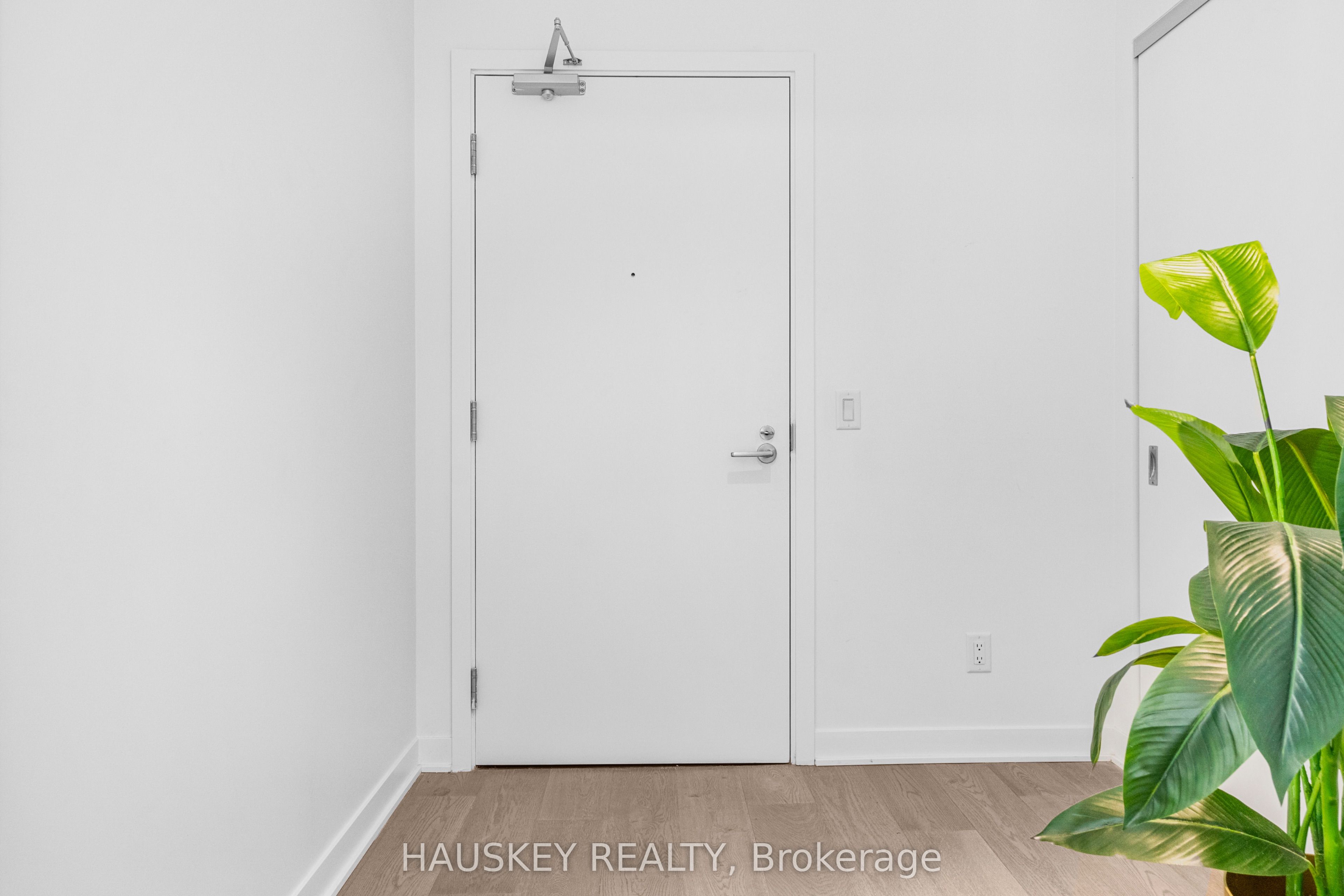 Unit 707 - 185 Alberta Avenue, Toronto 5