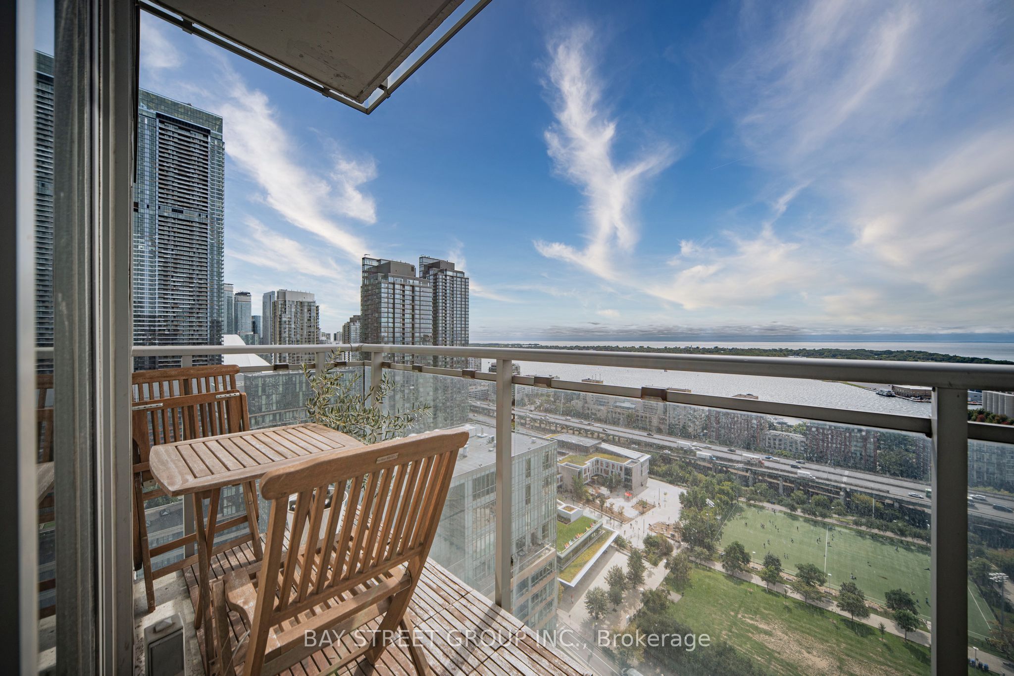 Unit 3206 - 15 Iceboat Terrace, Toronto 5