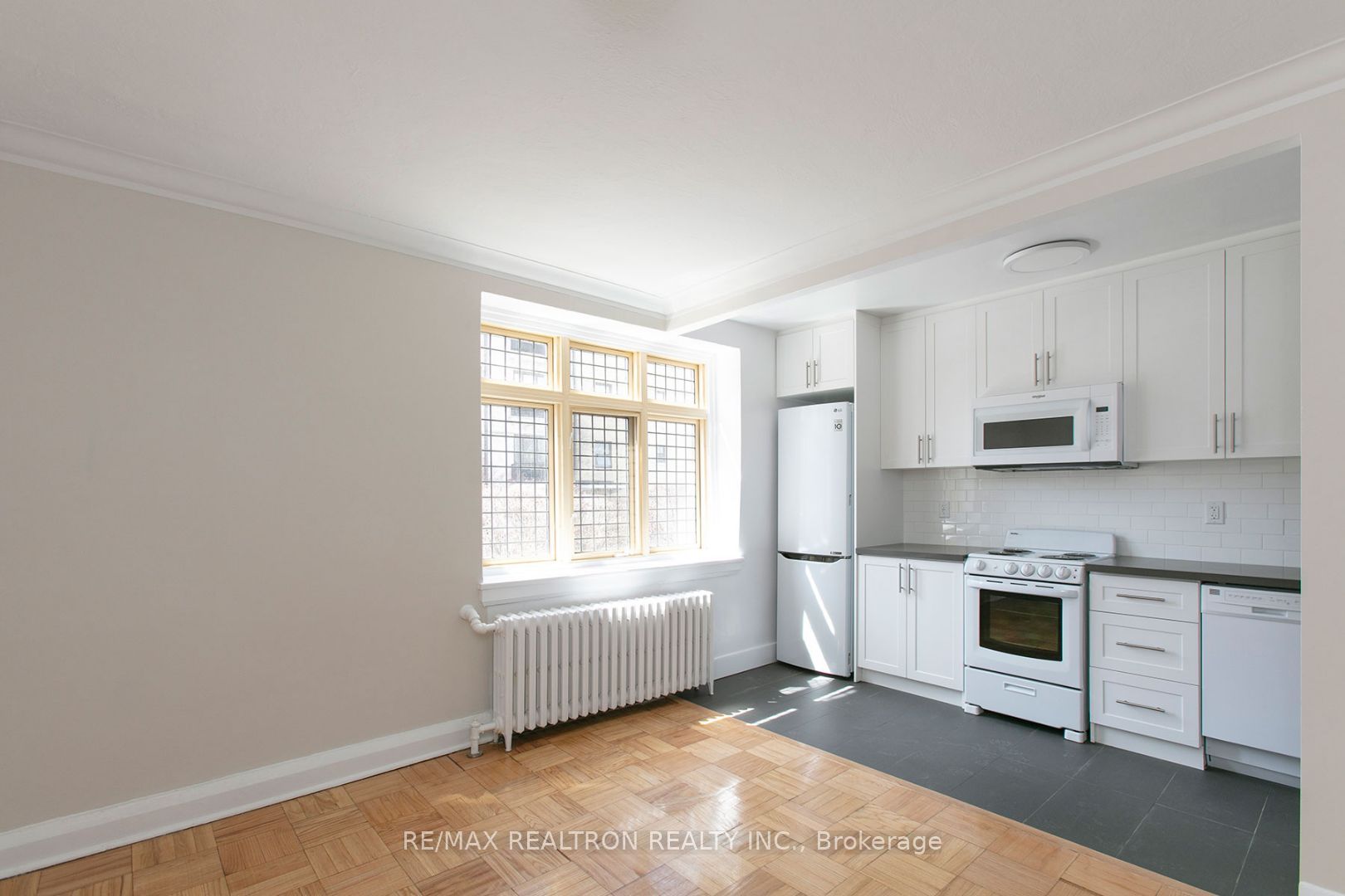 Unit 621 - 398 Avenue Road, Toronto 3