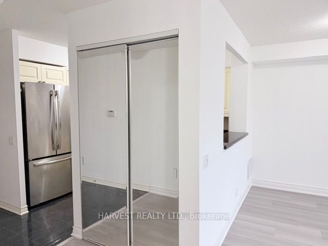 Unit 710 - 100 Upper Madison Avenue, North York 3