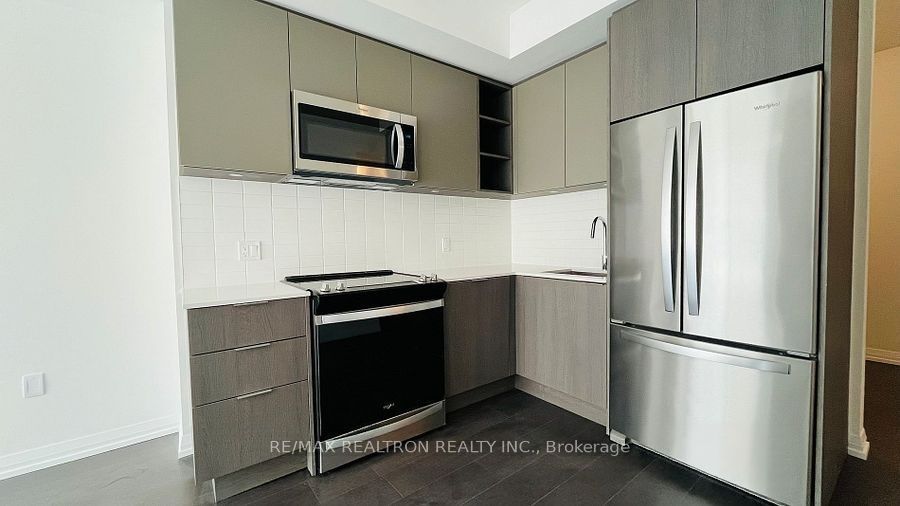 Unit 702 - 25 Holly Street, Toronto 4