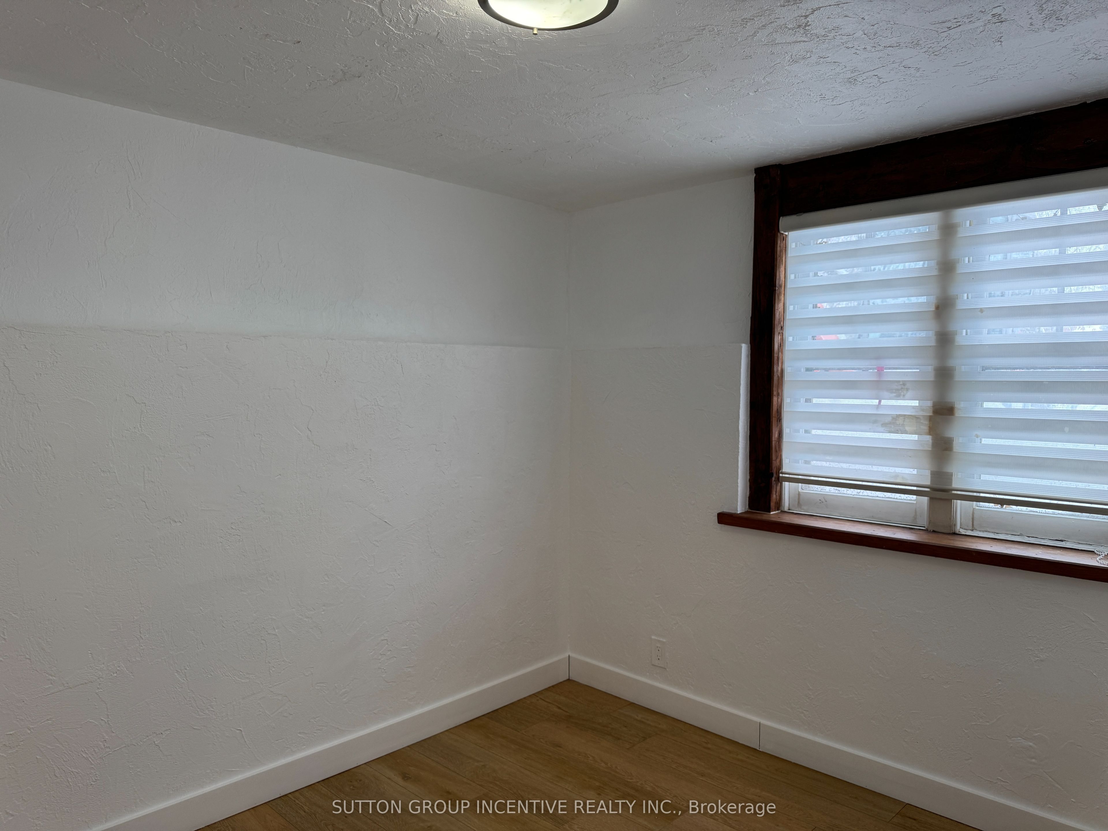 Unit Lower 2 - 233 Ellerslie Avenue, North York 4