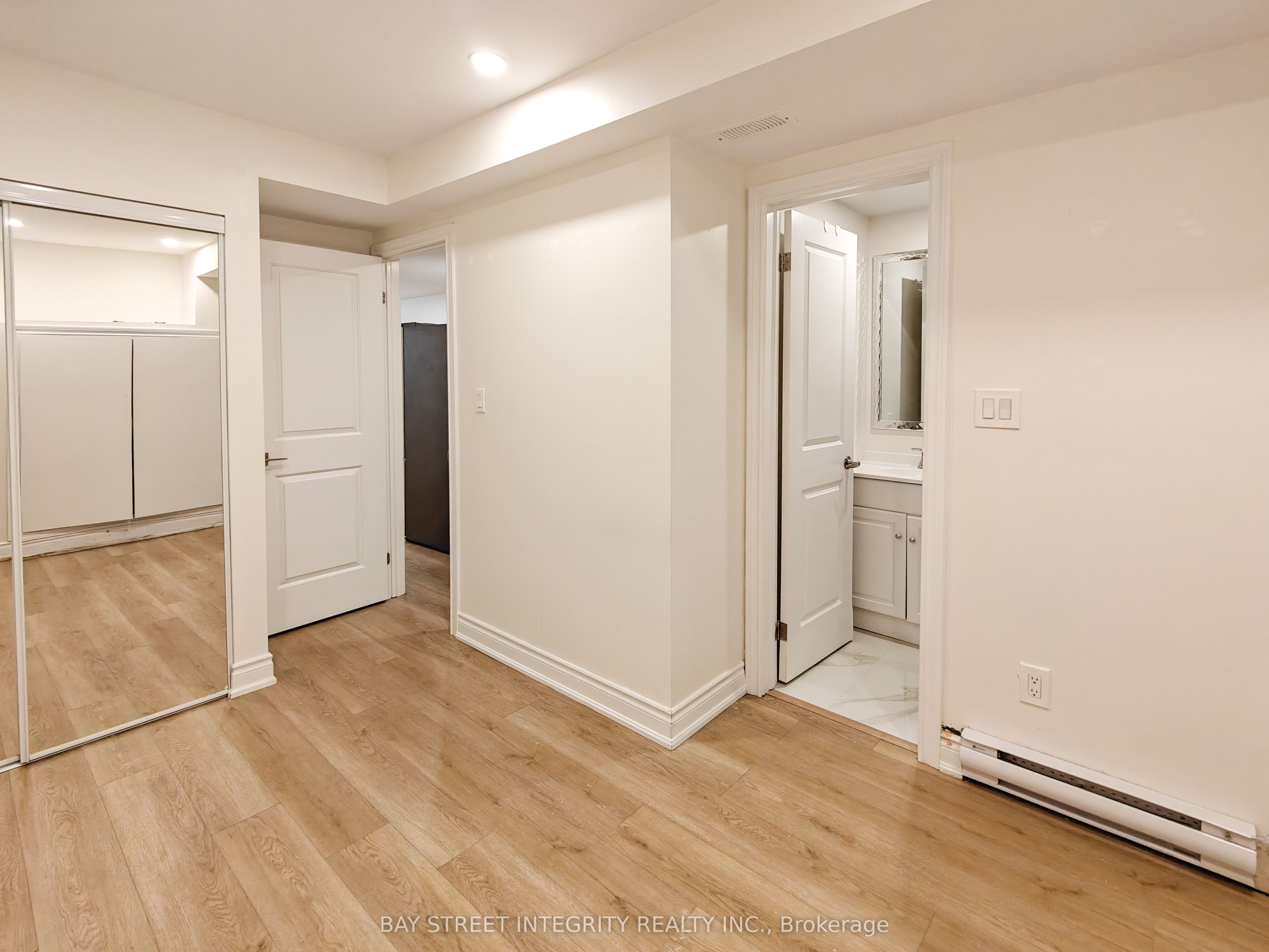 Unit Lower - 598 Crawford Street, Toronto 5