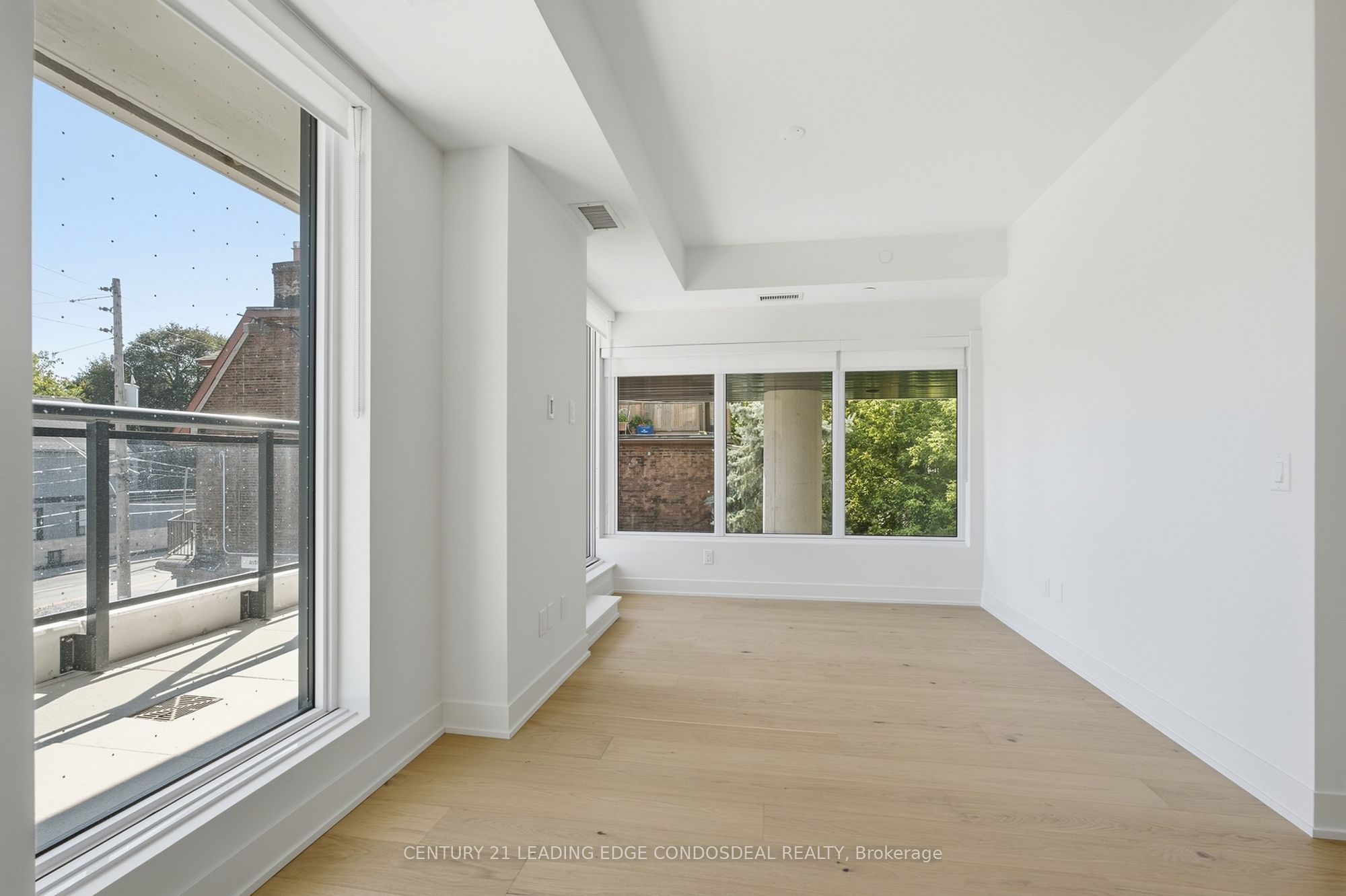 Unit 207 - 322 Dupont Street, Toronto 2