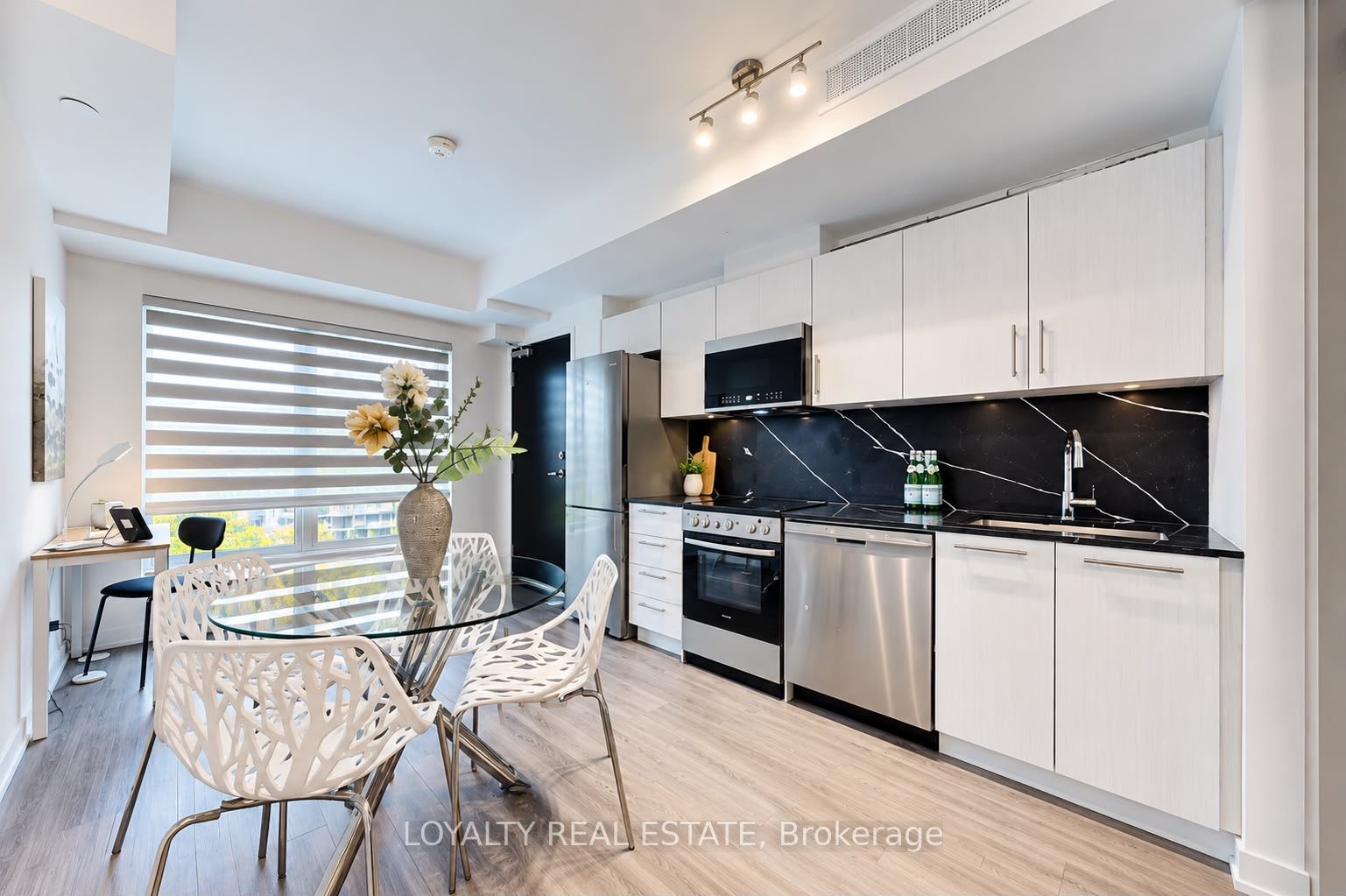 Unit 28 - 861 Sheppard Avenue W, North York 2