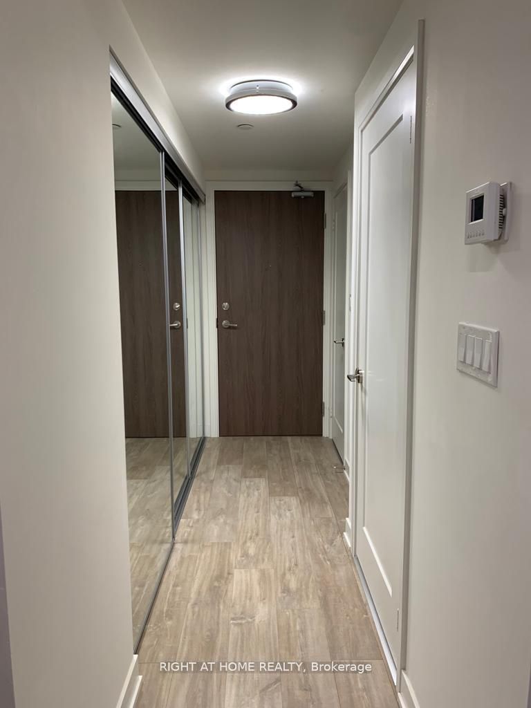 Unit 1416W - 27 Bathurst Street, Toronto 4