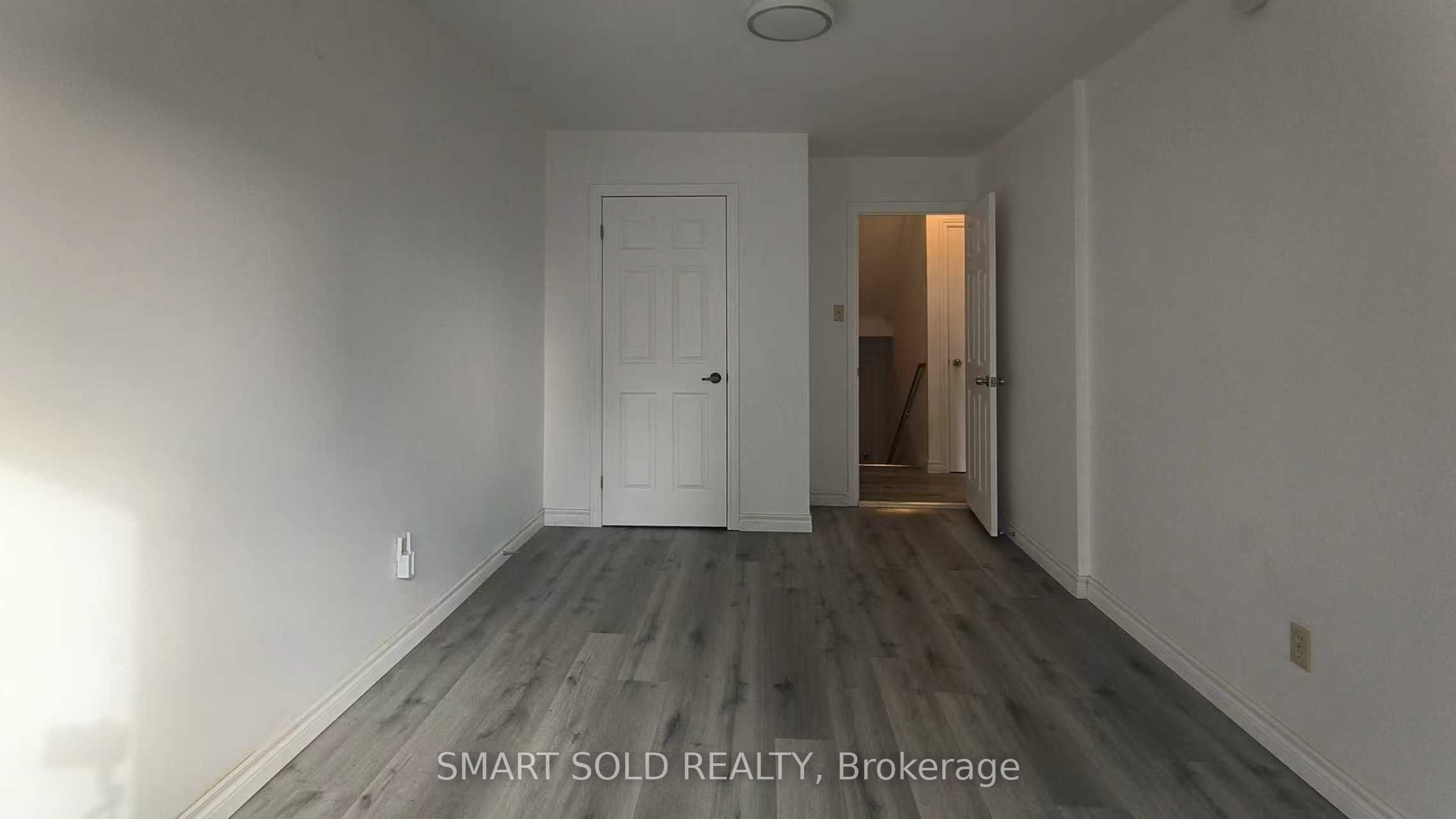 Unit Ground Unit - 41 Hickorynut Drive, North York 4