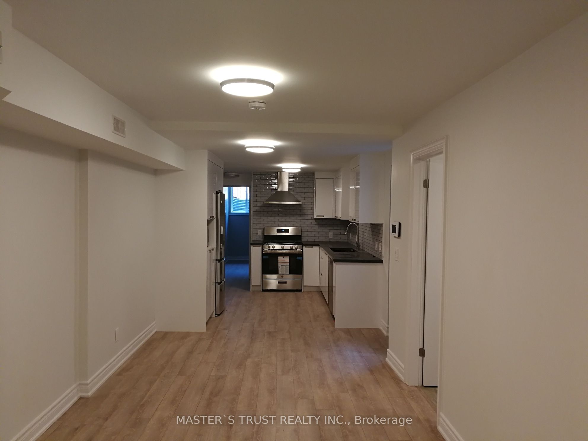 Unit Lowunit - 246 Lippincott Street, Toronto 3