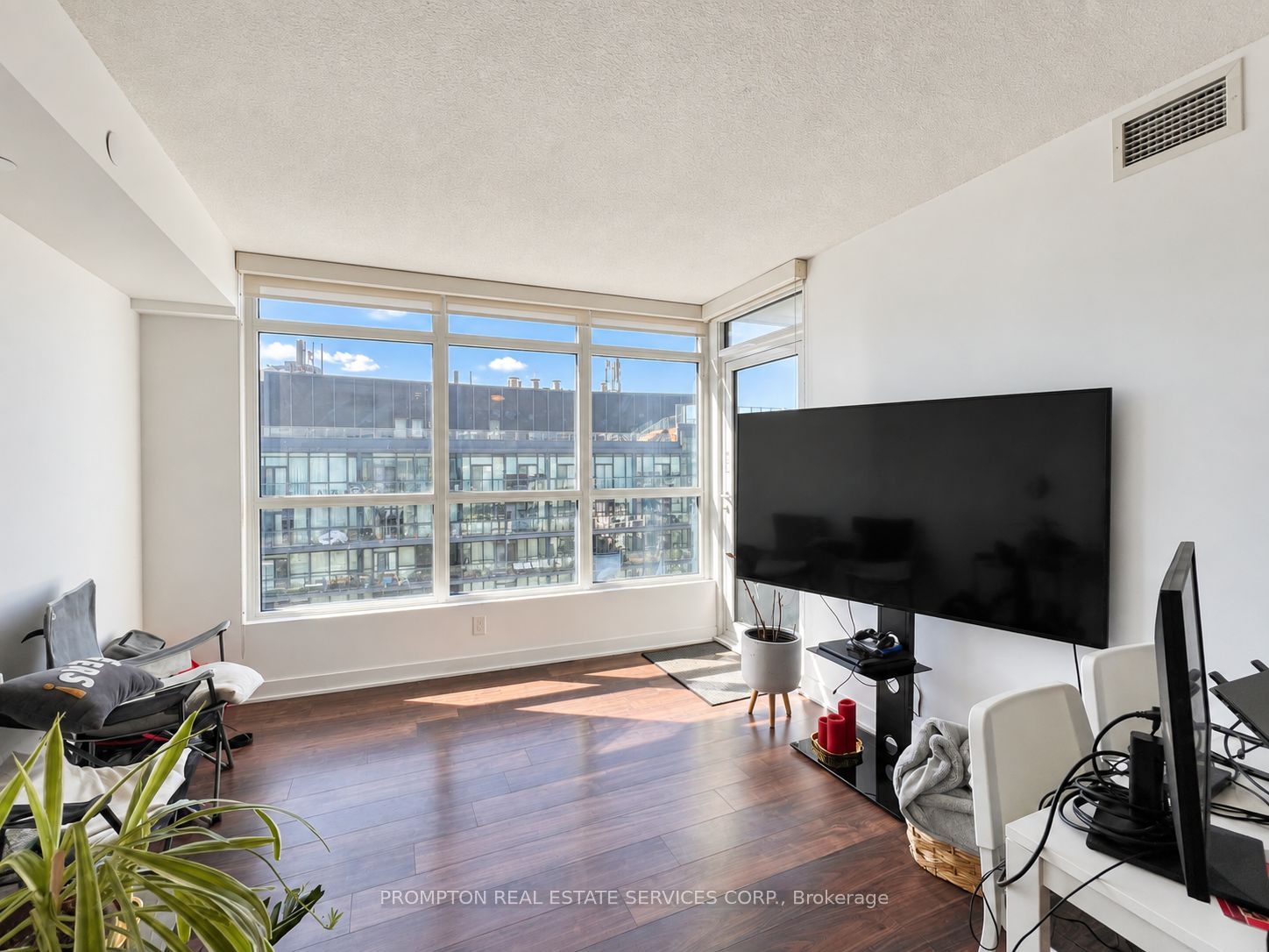 Unit 1615 - 80 Queens Wharf Road, Toronto 5