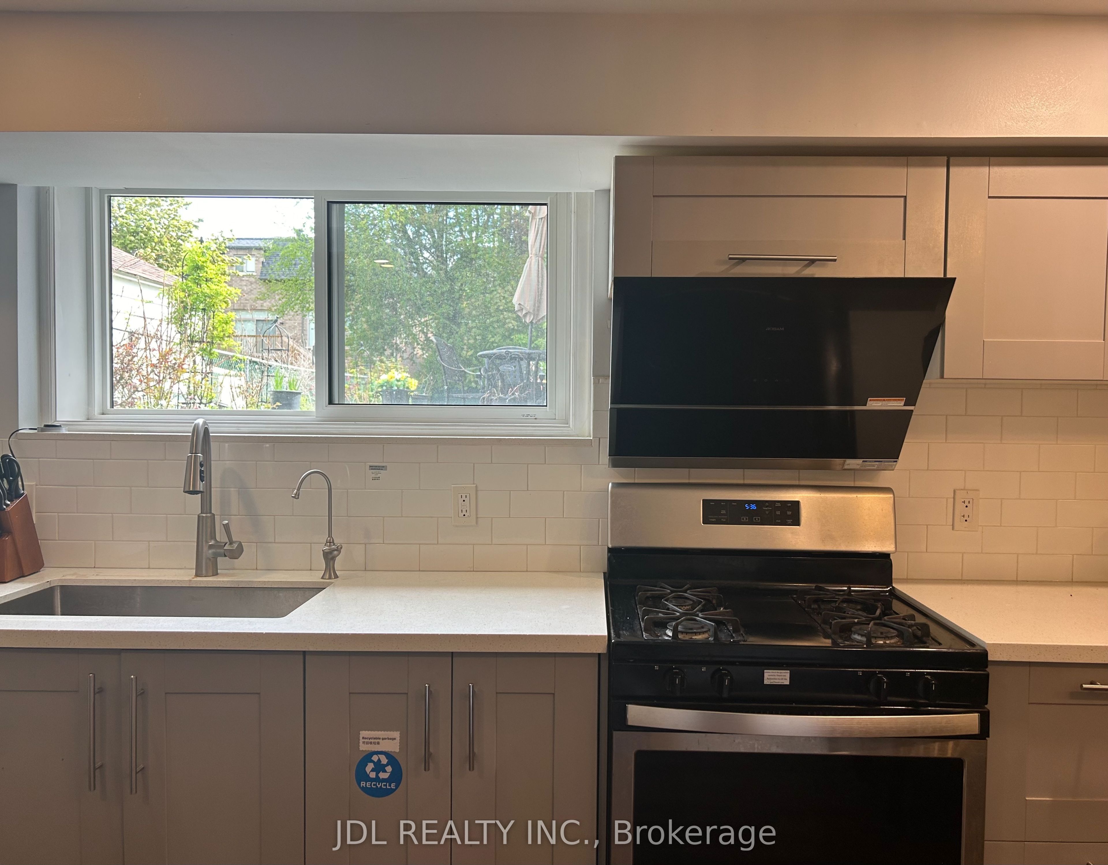 Unit Master Bedroom AA bsmt - 973 Willowdale Ave Avenue, North York 3