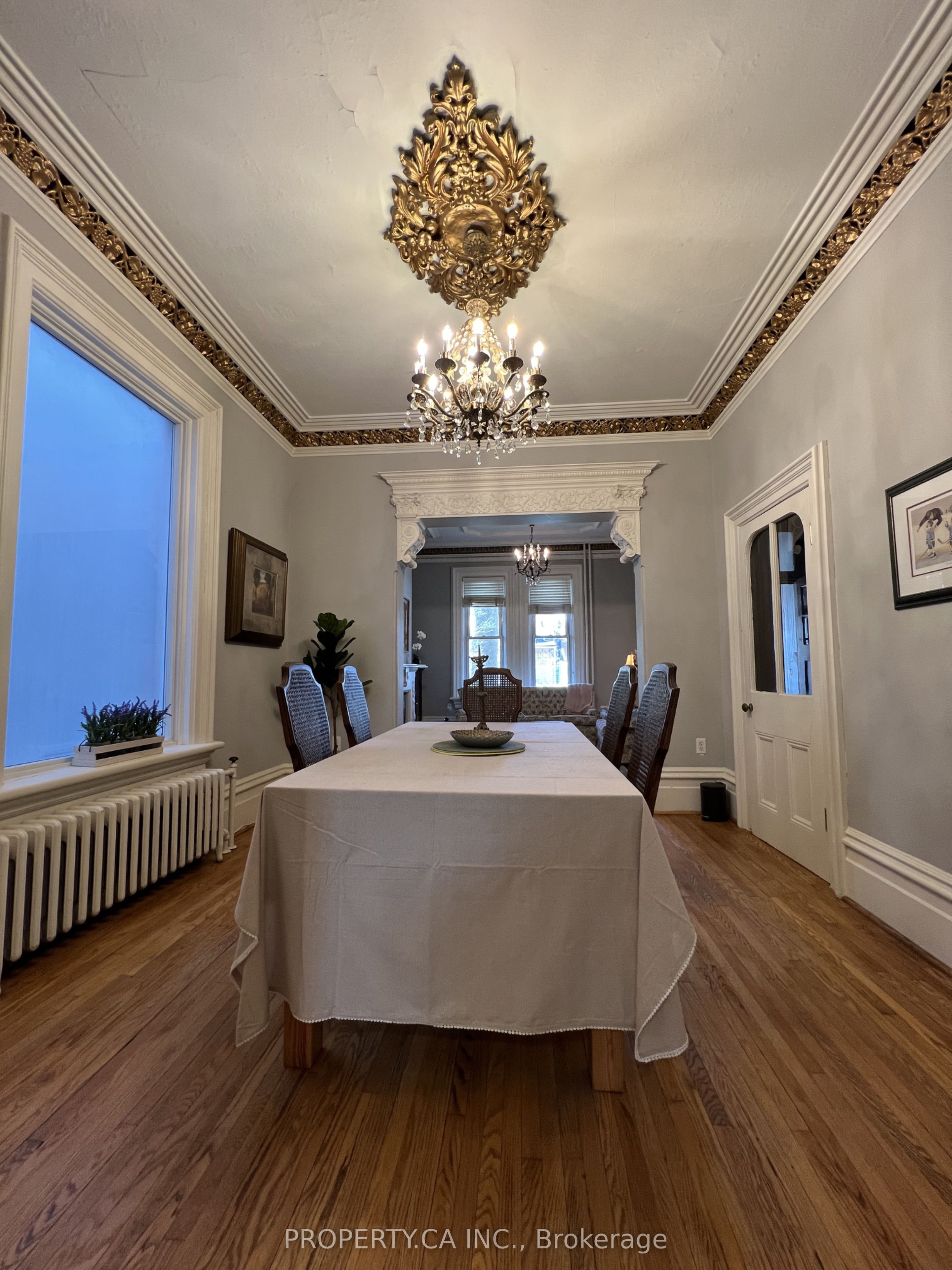 29 Lippincott Street, Toronto 4