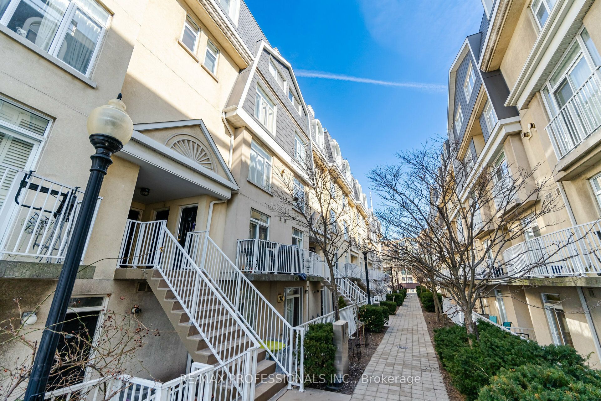 Unit 362 - 32 Stadium Road, Toronto 2
