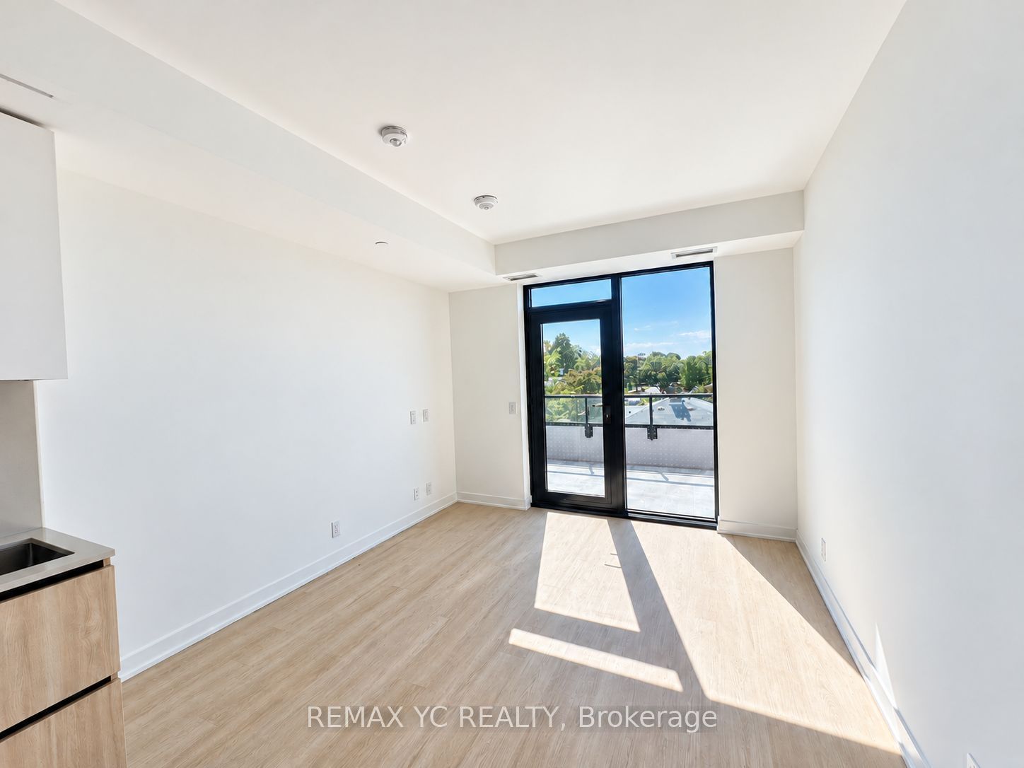 Unit 308 - 699 Sheppard Avenue E, North York 4