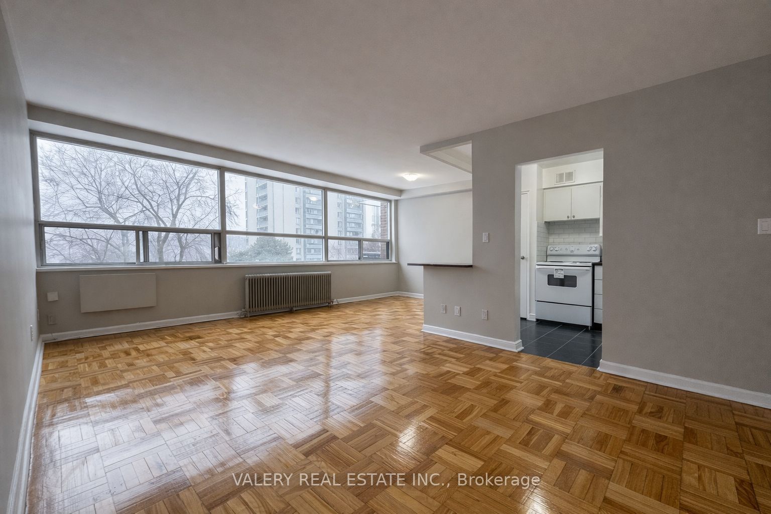 Unit 207 - 42 Thorncliffe Park Drive, Toronto 5