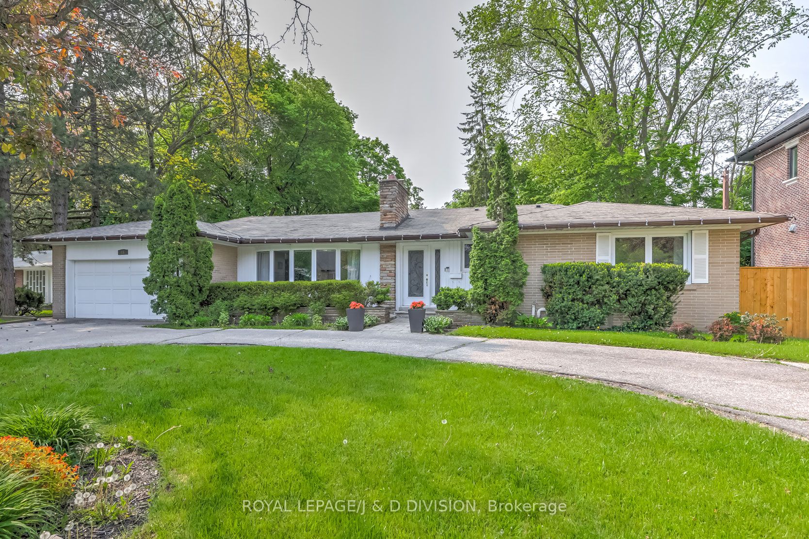 15 Hi Mount Dr, North York, Ontario M2K1X3 Sold History HouseSigma