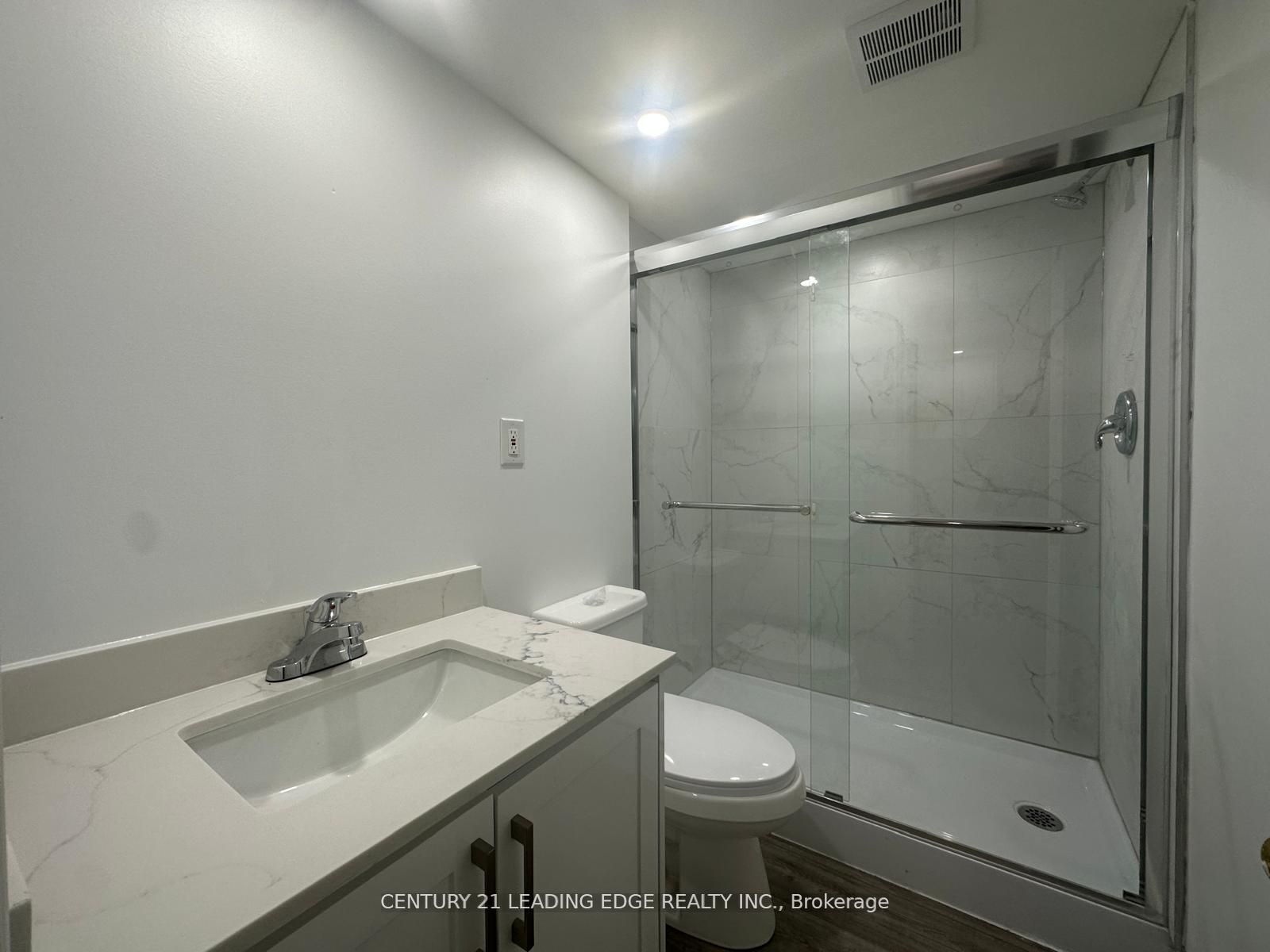 Unit Bsmt - 618 Beckworth Square, Pickering 4