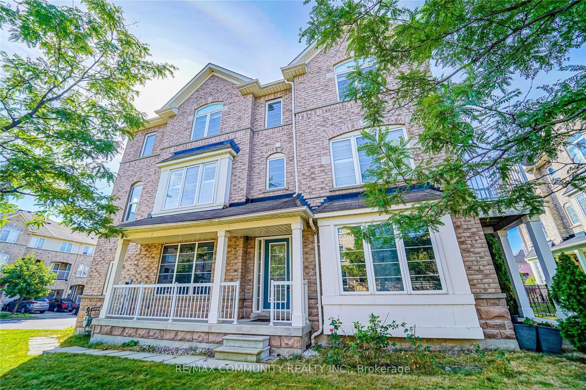1 Burnsborough Main Street, Ajax 2