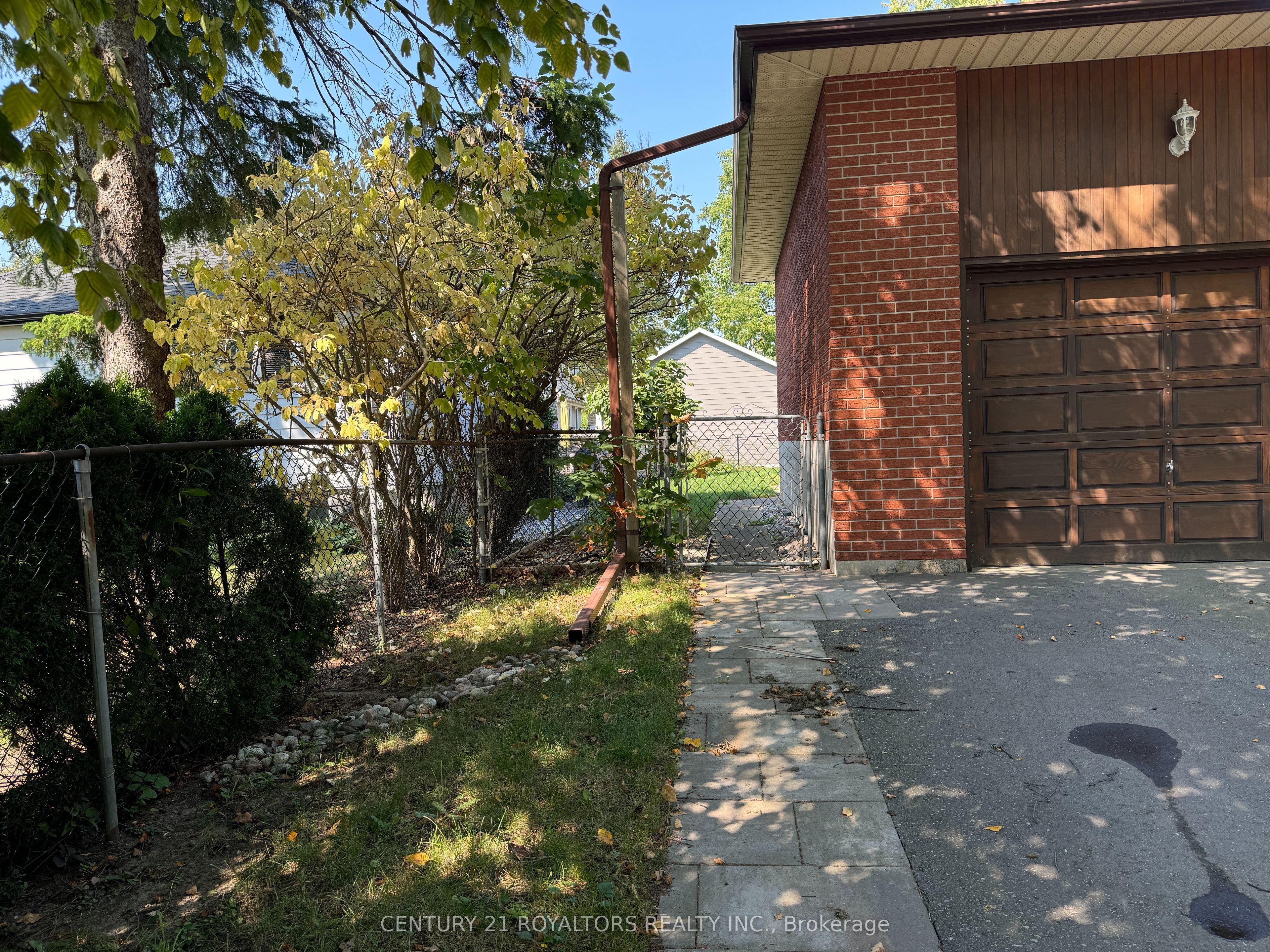 Unit Bsmt - 404 Trent Street W, Whitby 2