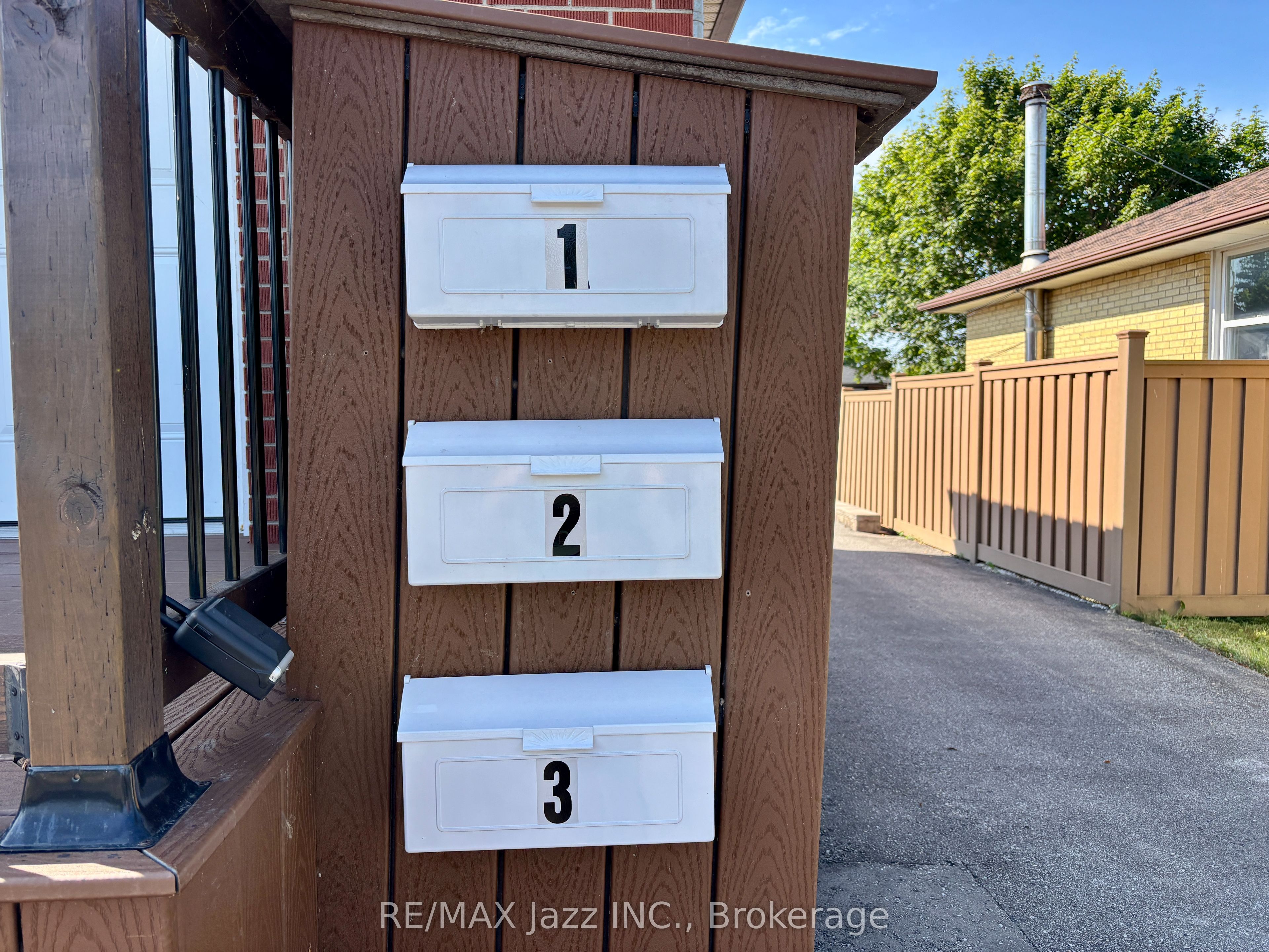 Unit Unit 2 - 751 Phillip Murray Avenue, Oshawa 3