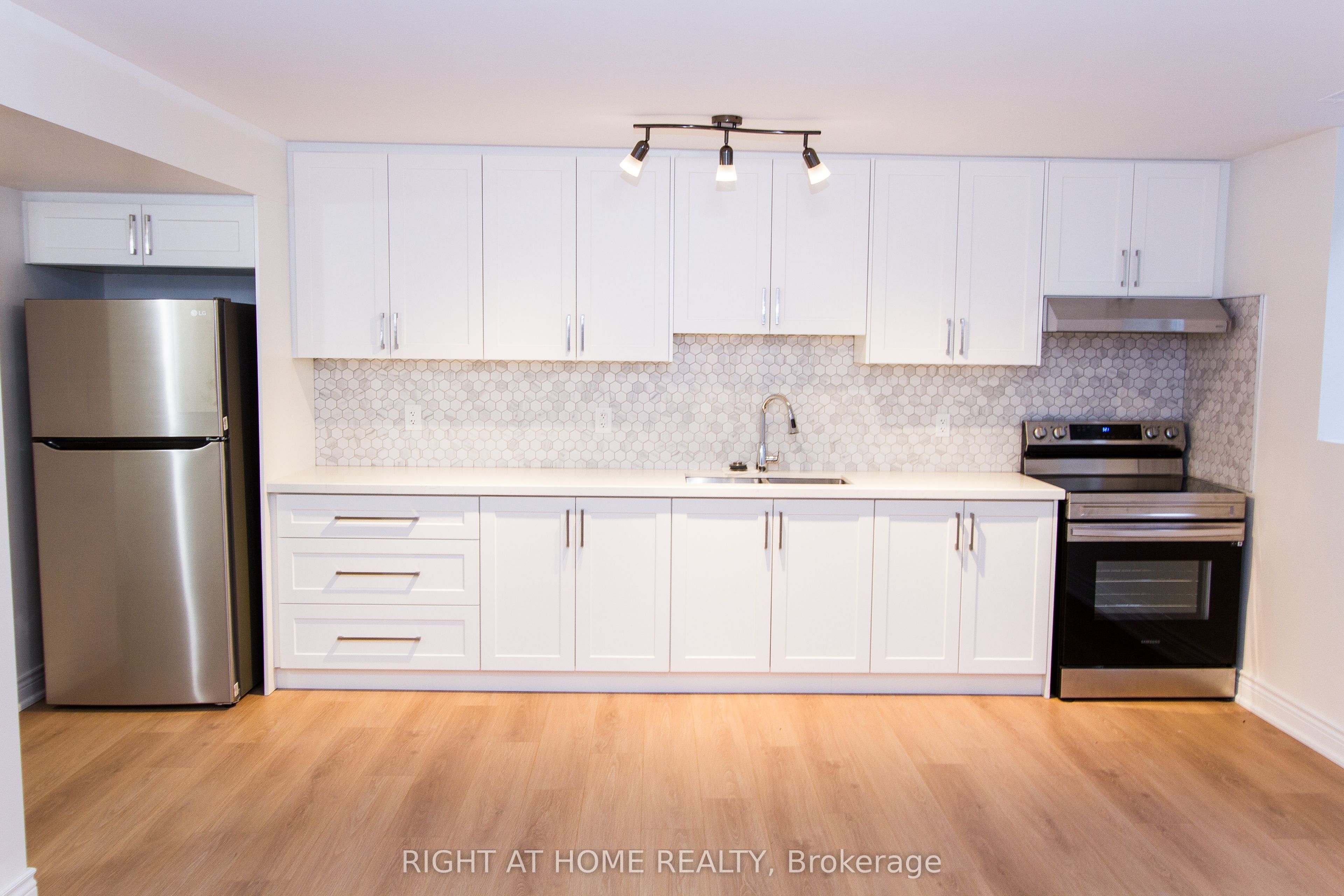659 Shakespeare Avenue, Oshawa 2
