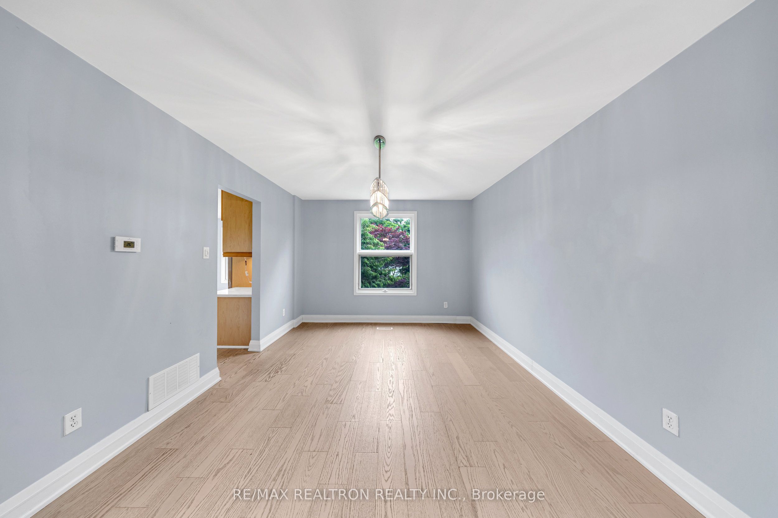 Unit Upper - 141 Hialeah Crescent, Whitby 3