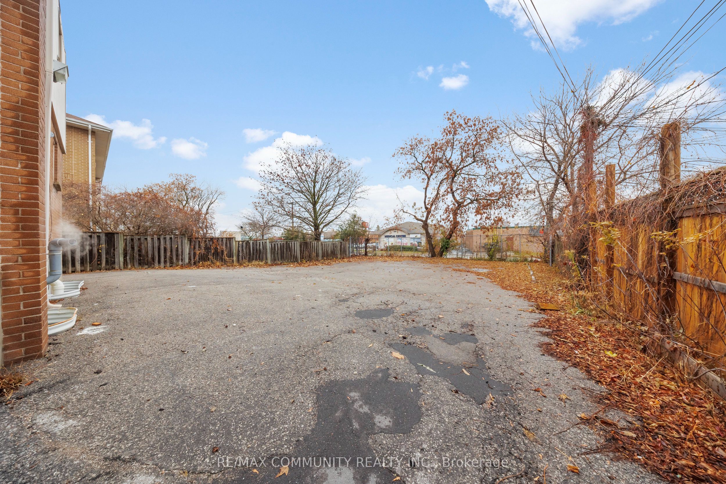 Unit Unit 3 - 383 Buena Vista Avenue, Oshawa 3