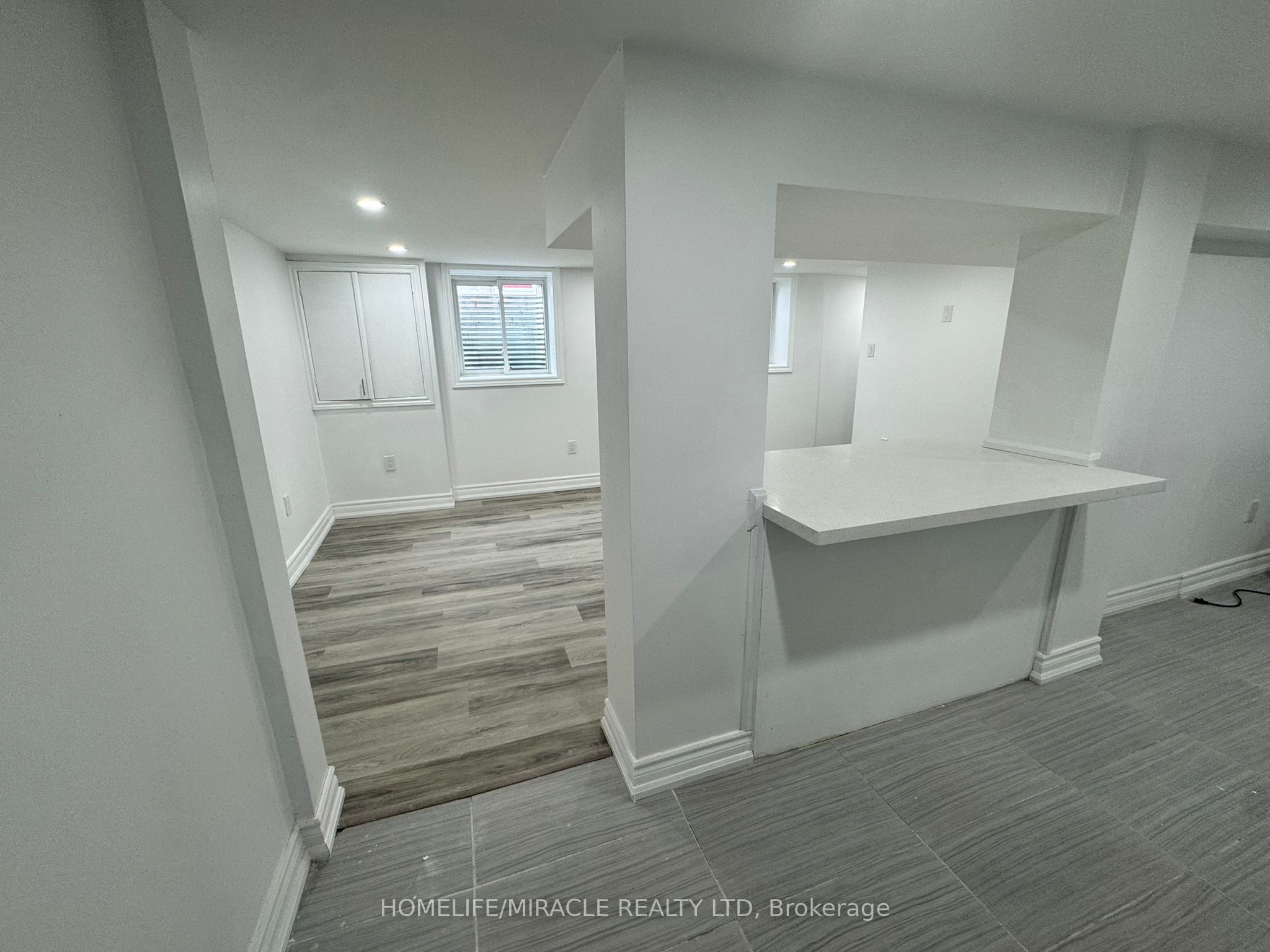 Unit Basement Unit - 97 Central Park Boulevard N, Oshawa 2
