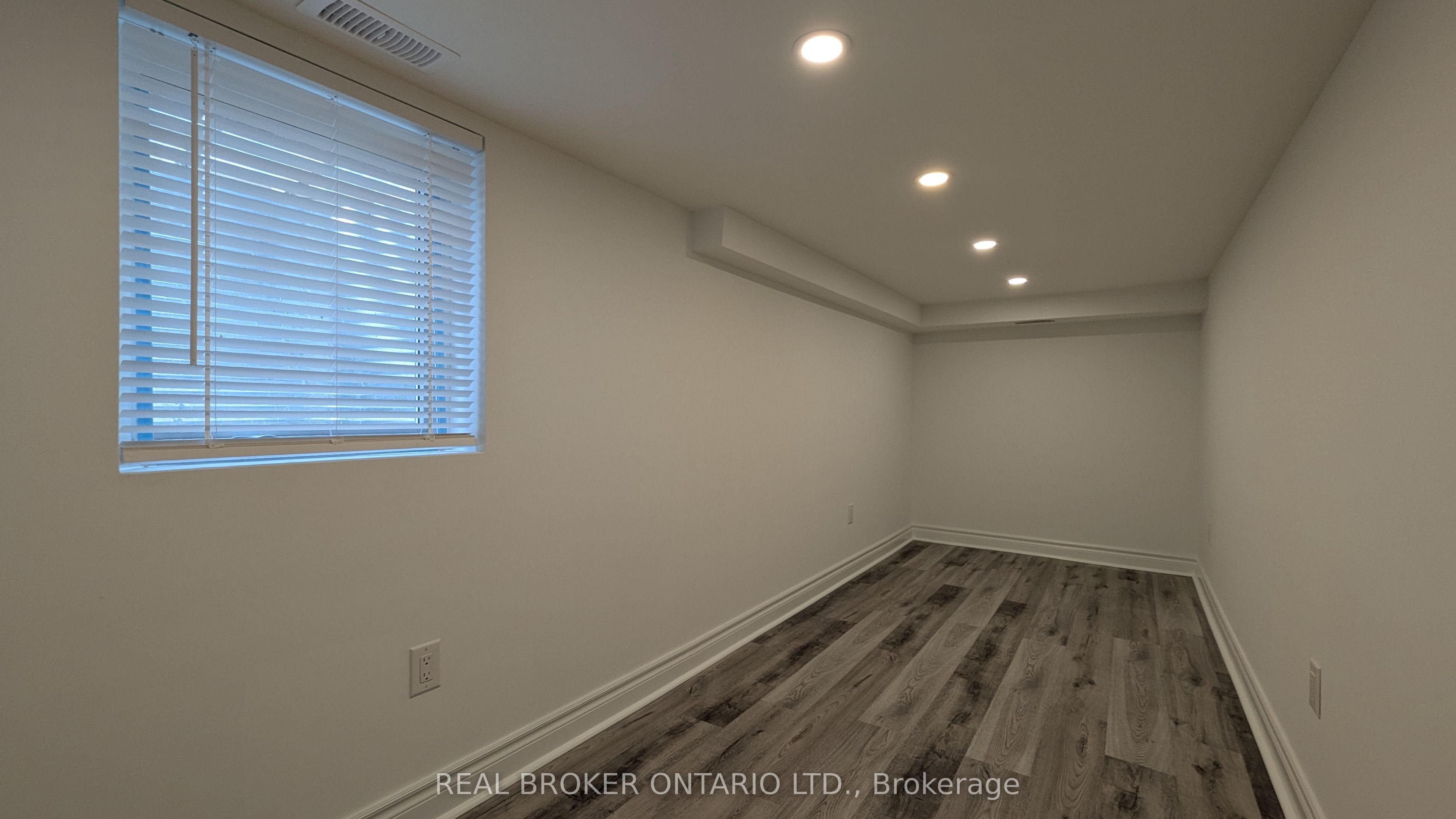 Unit Unit 4 - 1150 Woodbine Avenue, Toronto 3