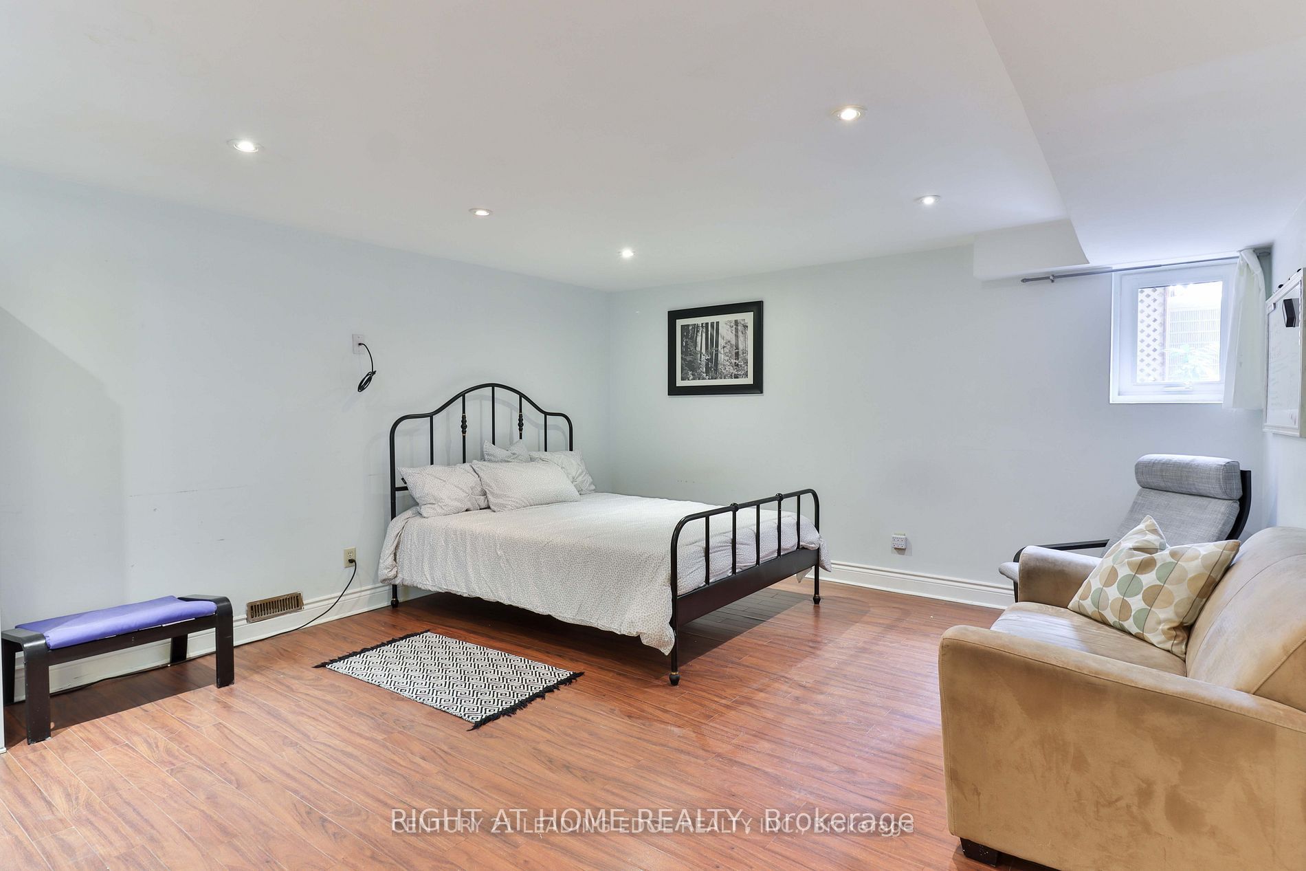 Unit Bsmt - 143 Gamble Avenue, Toronto 5