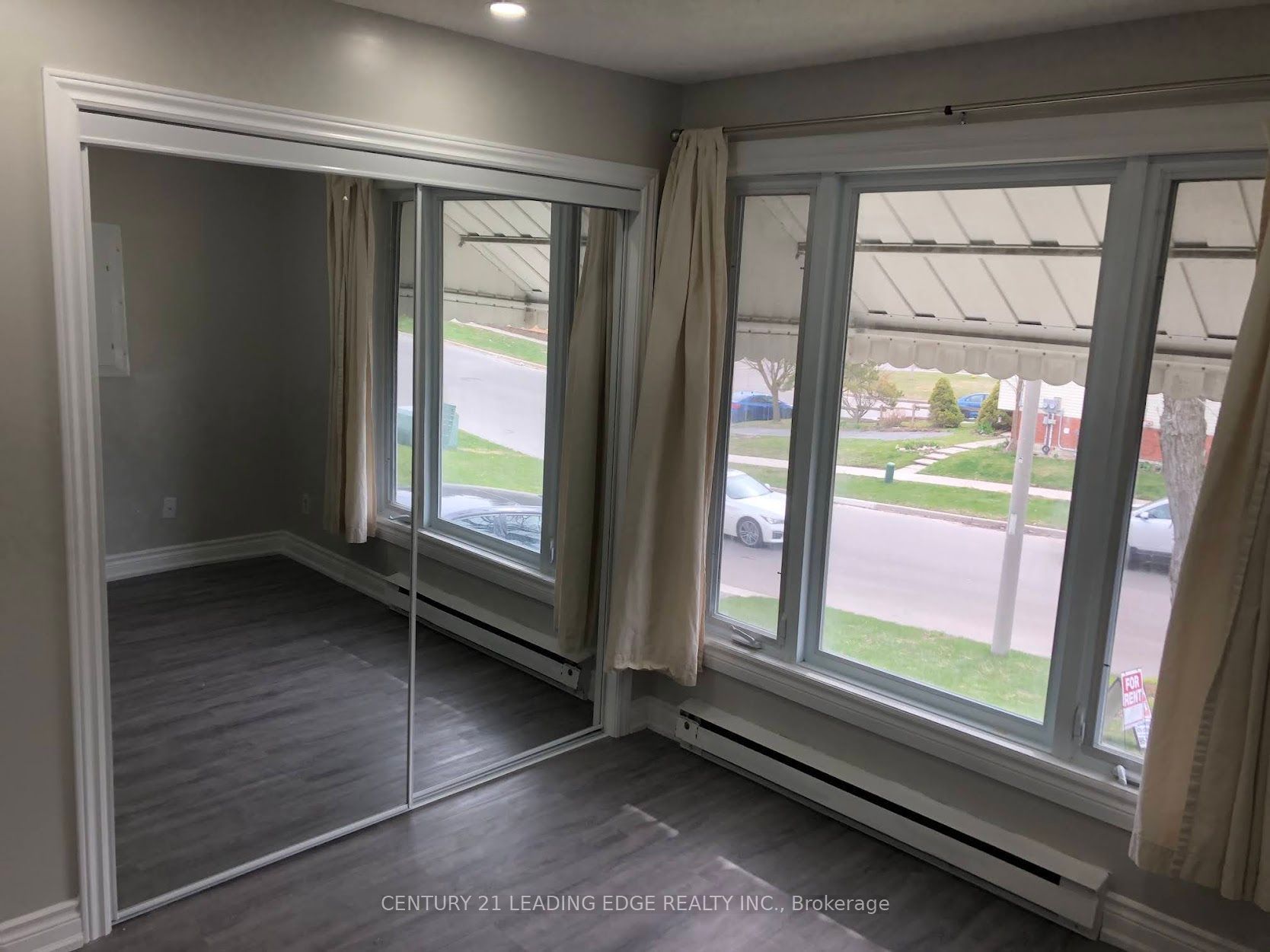 Unit 1 - 699 Attersley Drive, Oshawa 4