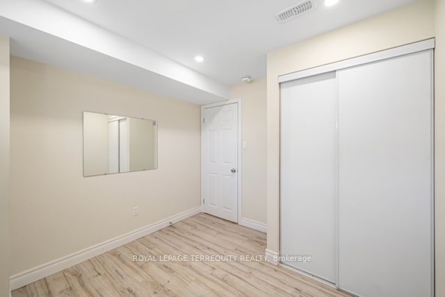 1 Devineridge Avenue, Ajax 5