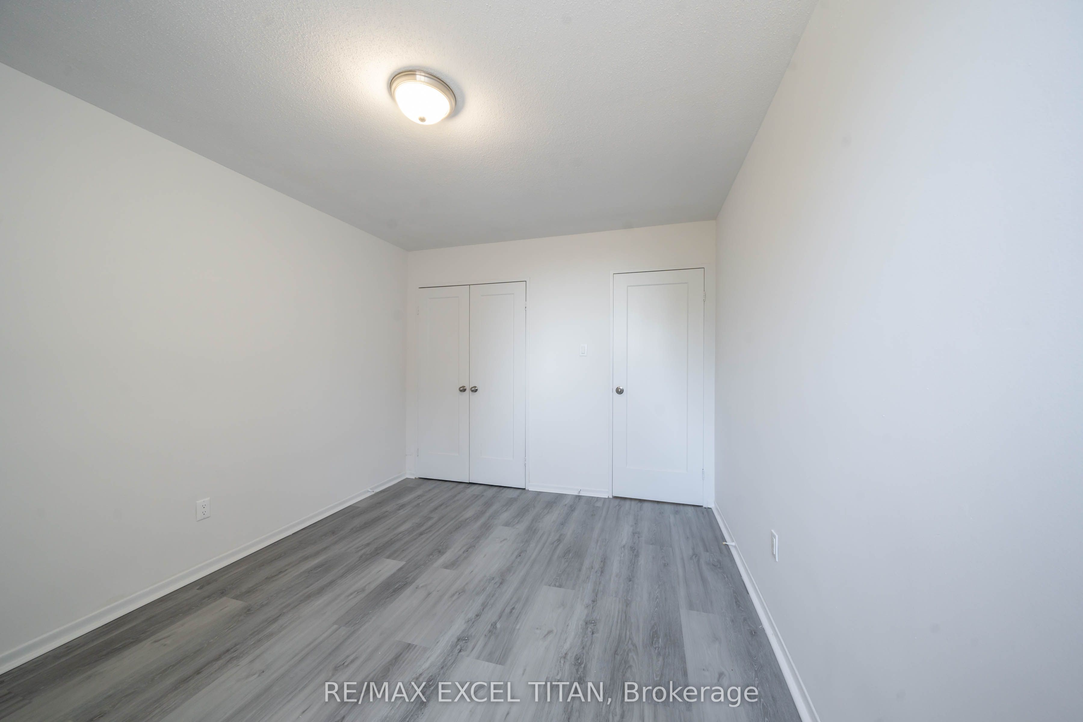 Unit 402 - 165 Cosburn Avenue, Toronto 5