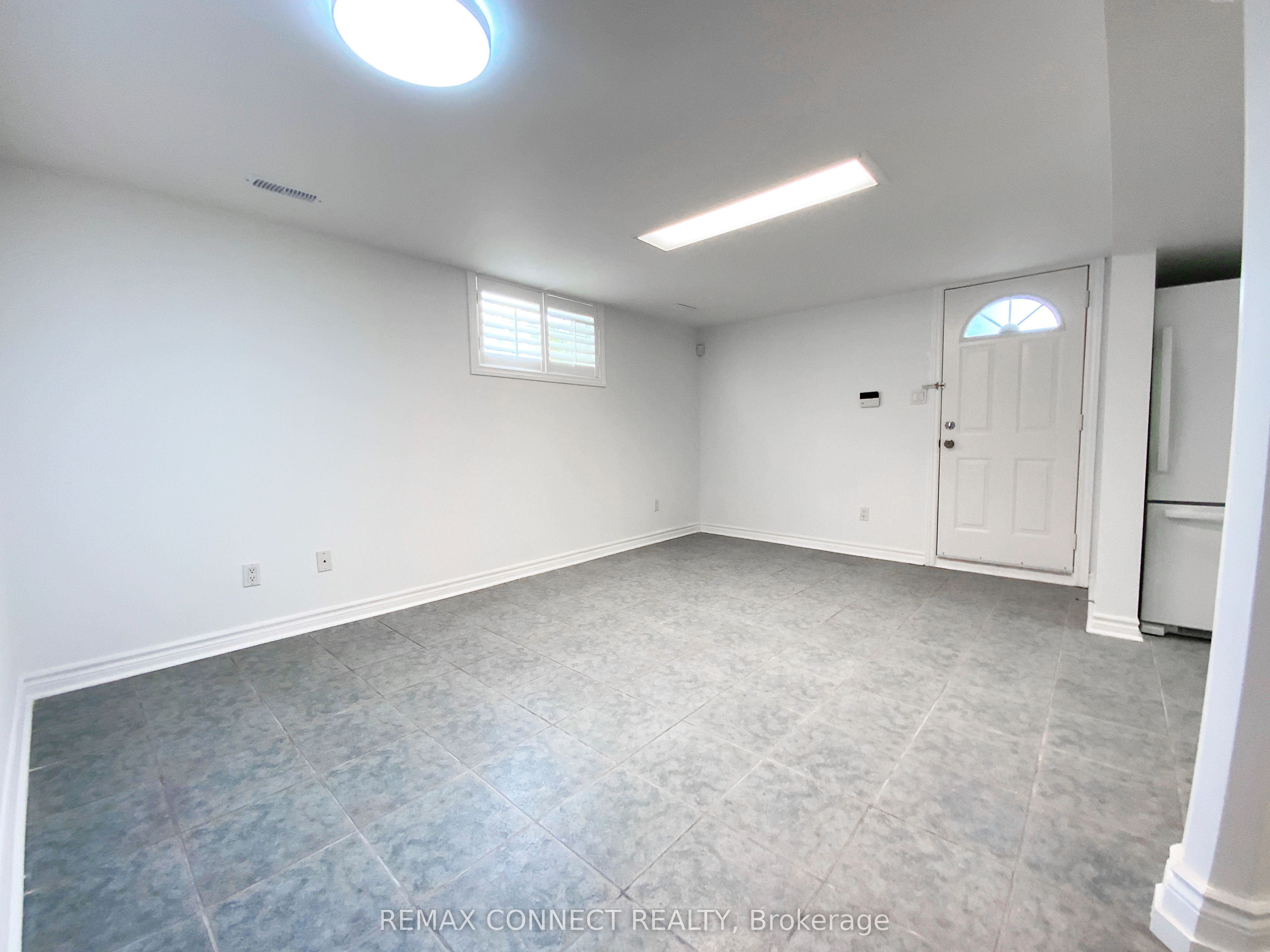 Unit Bsmt-Bdrm A - 2 Kellyvale Road, Scarborough 5