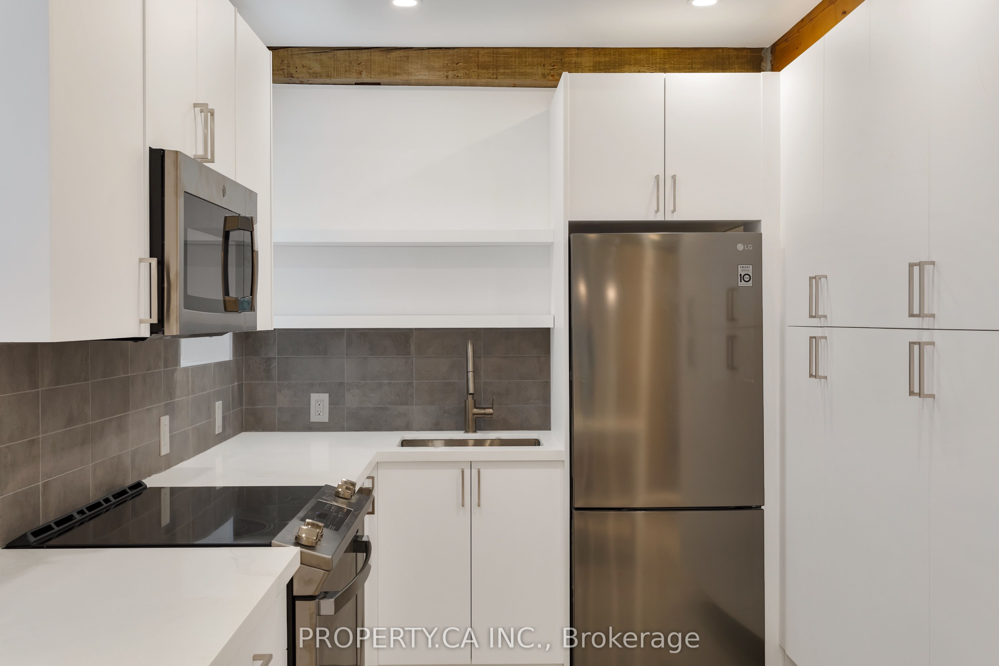 Unit 8 - 97 Lee Avenue, Toronto 5