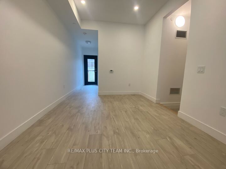 Unit BlkB 9 - 178 Clonmore Drive, Scarborough 5