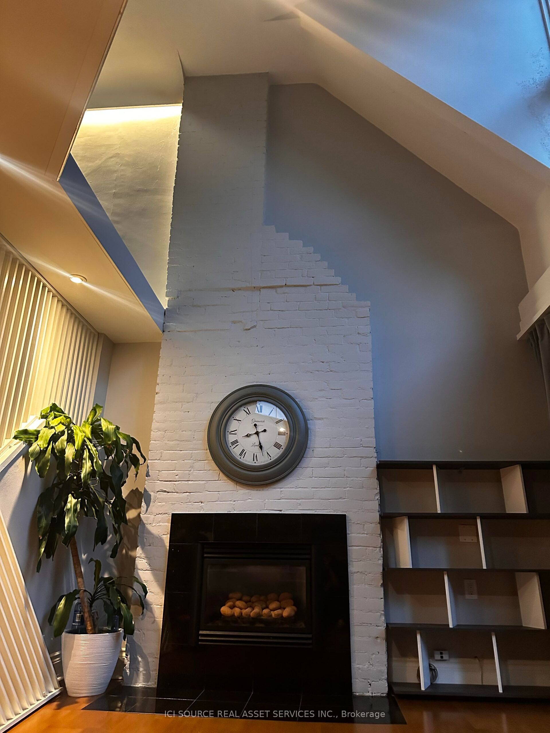 Unit Upper - 62 Fernwood Park Avenue, Toronto 5