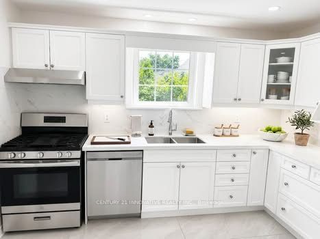 Unit Main - 240 Parkview Hill Crescent, Toronto 5