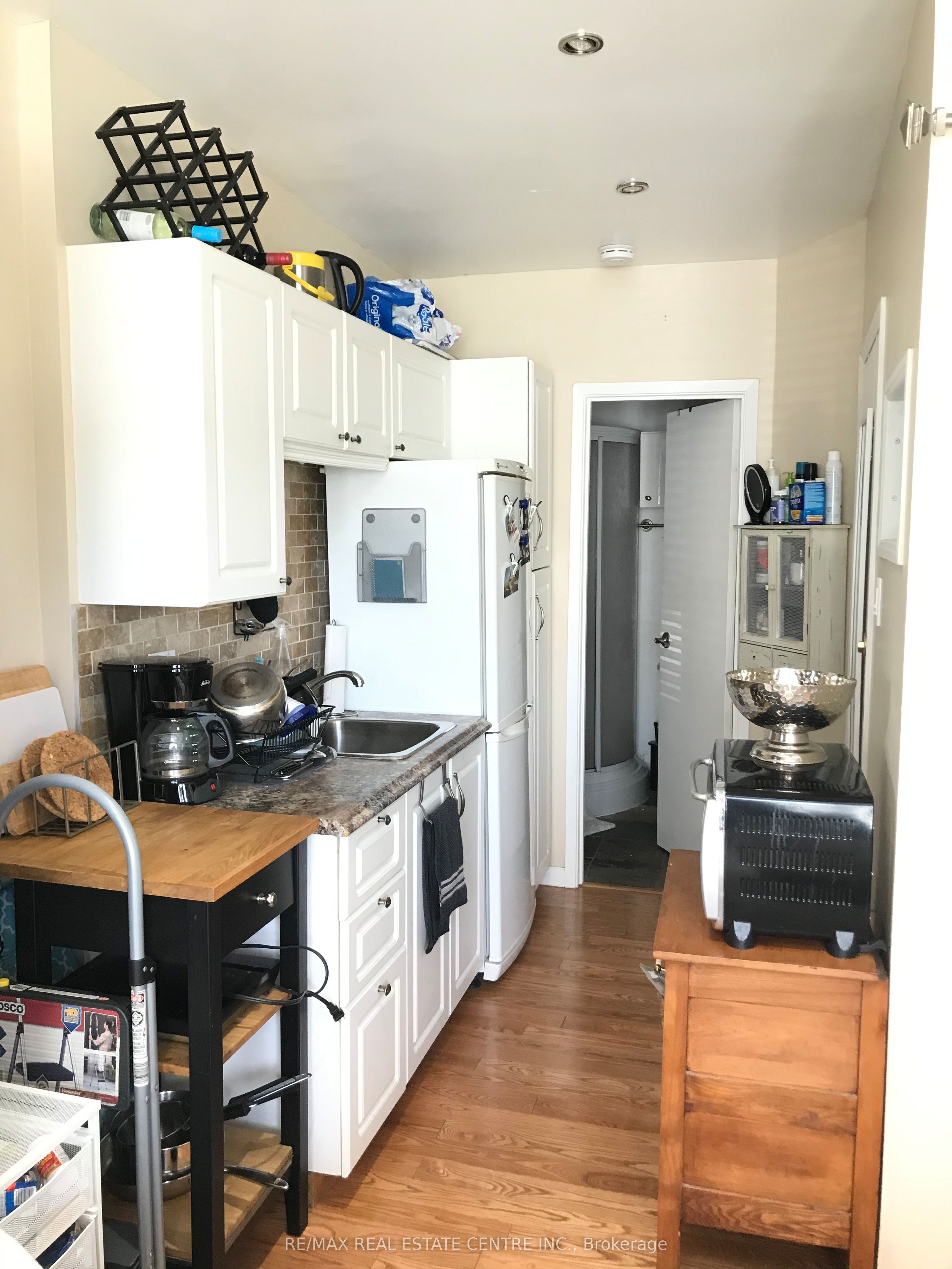 Unit Main Level Studio - 1 Hiawatha Road, Toronto 5