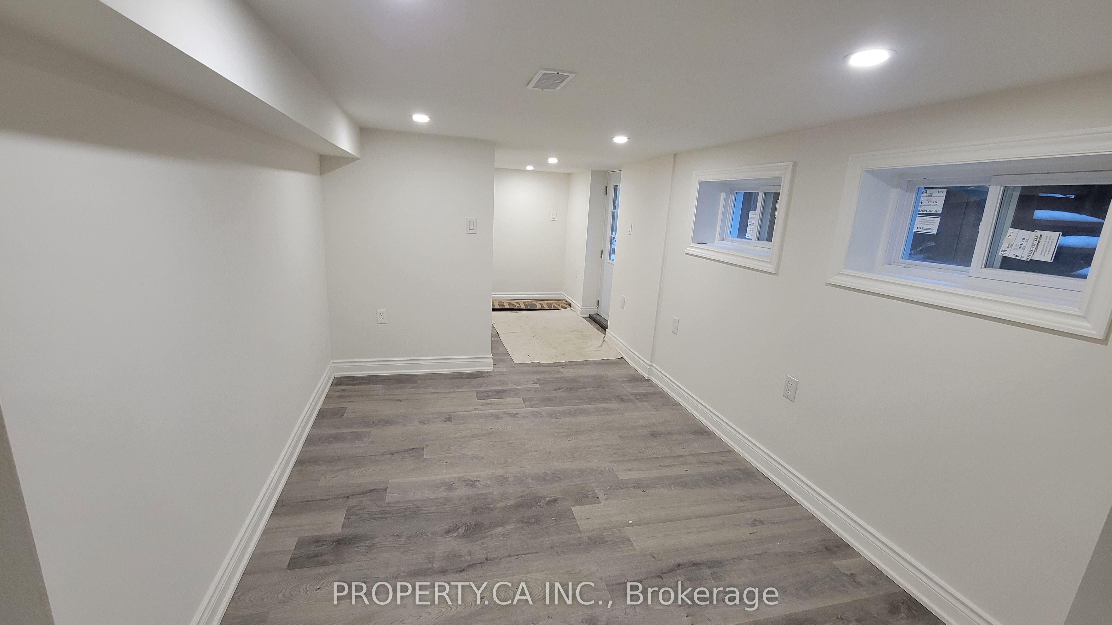 625 Rhodes Avenue, Toronto 4
