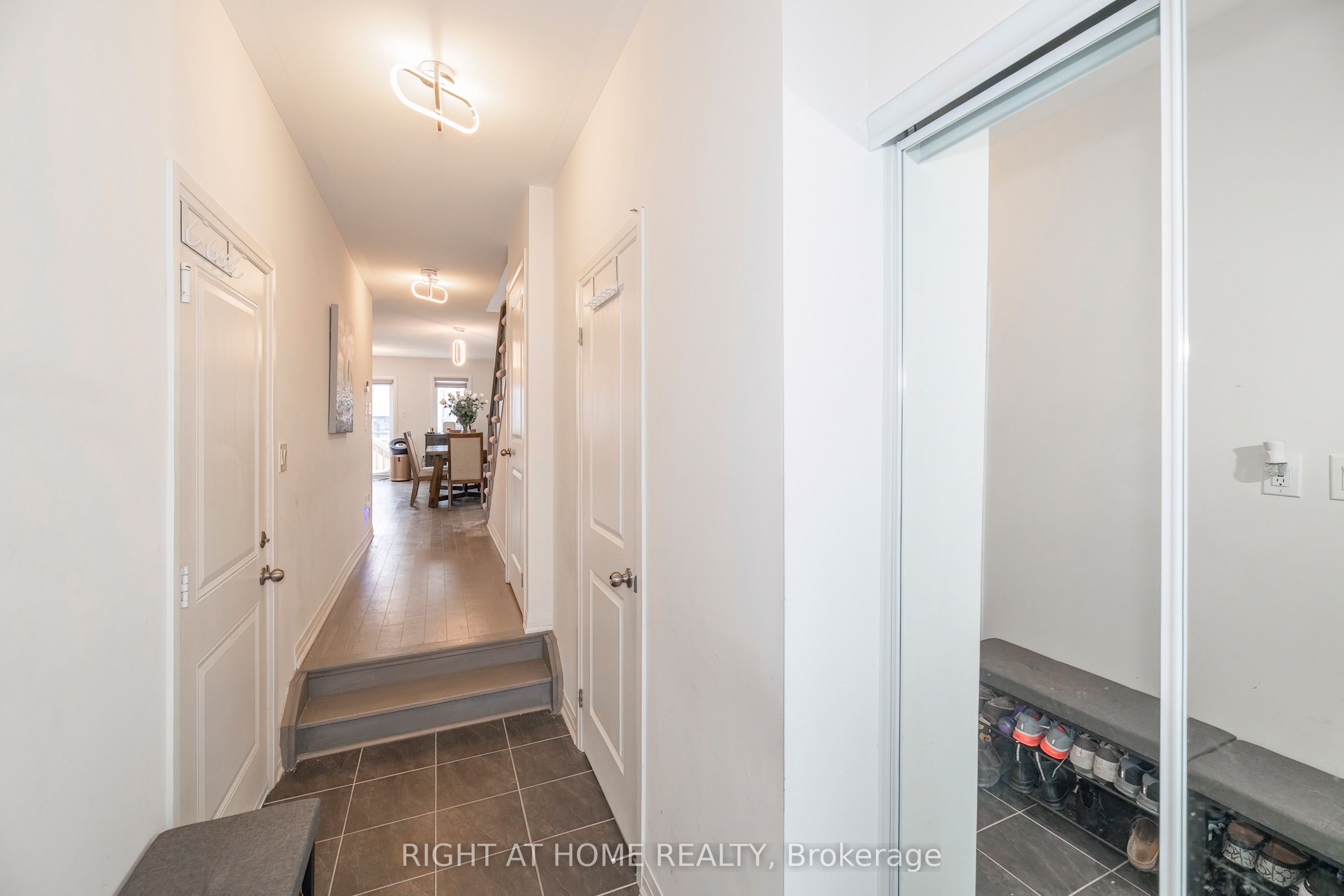 30 Caspian Square, Clarington 4