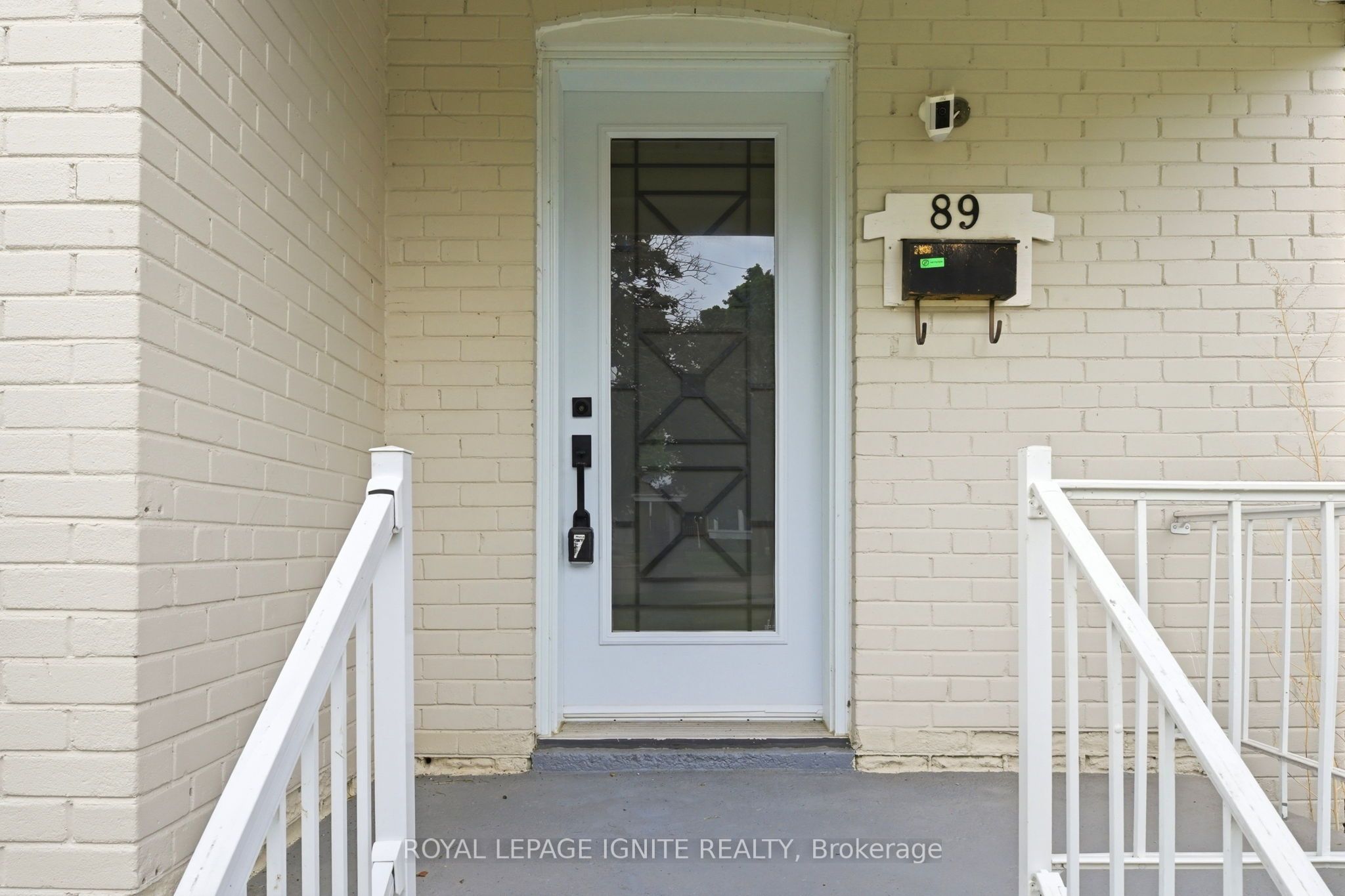 89 Darlingside Drive, Scarborough 4