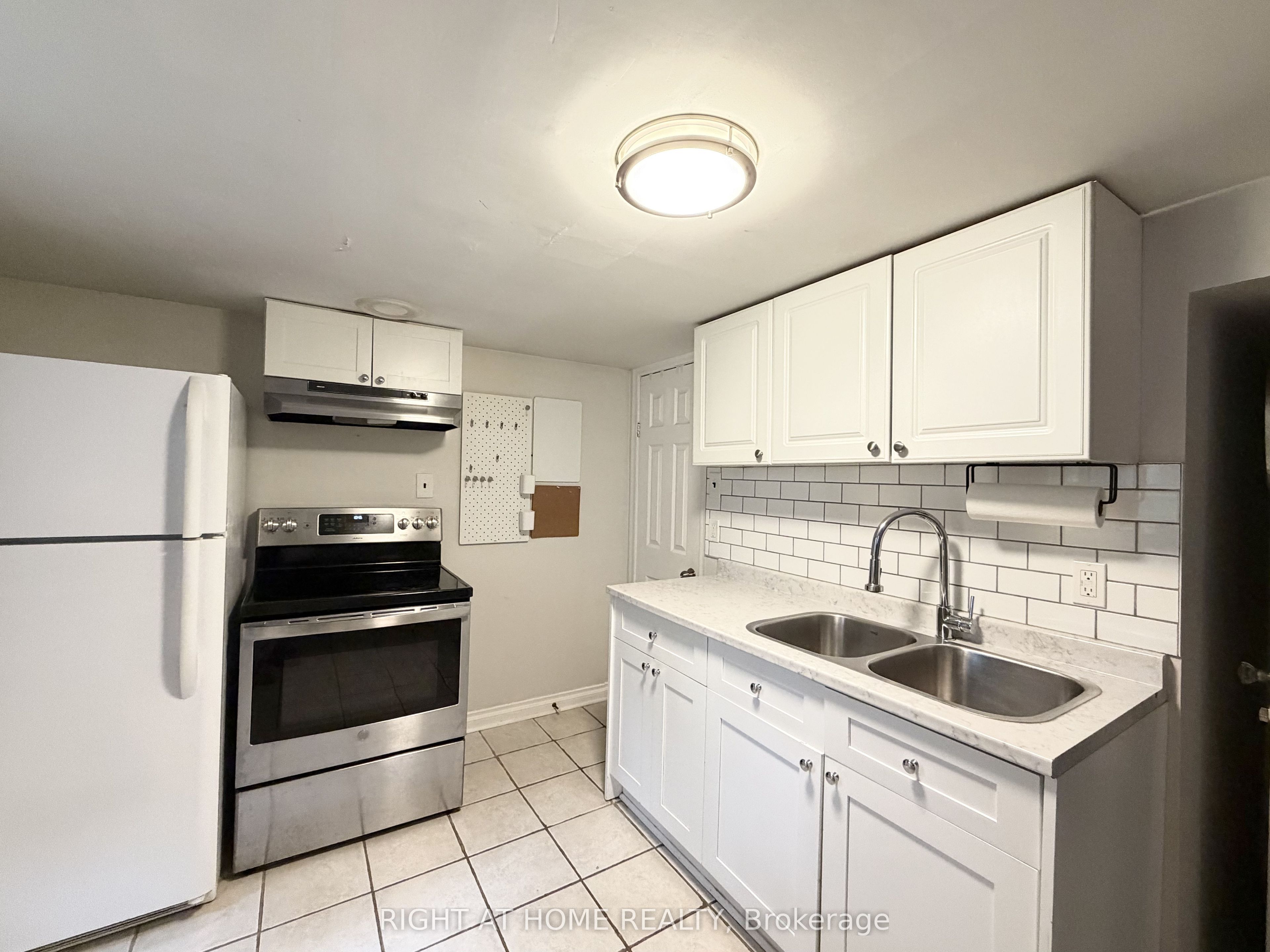 Unit Lower - 214 Greenwood Avenue, Oshawa 5