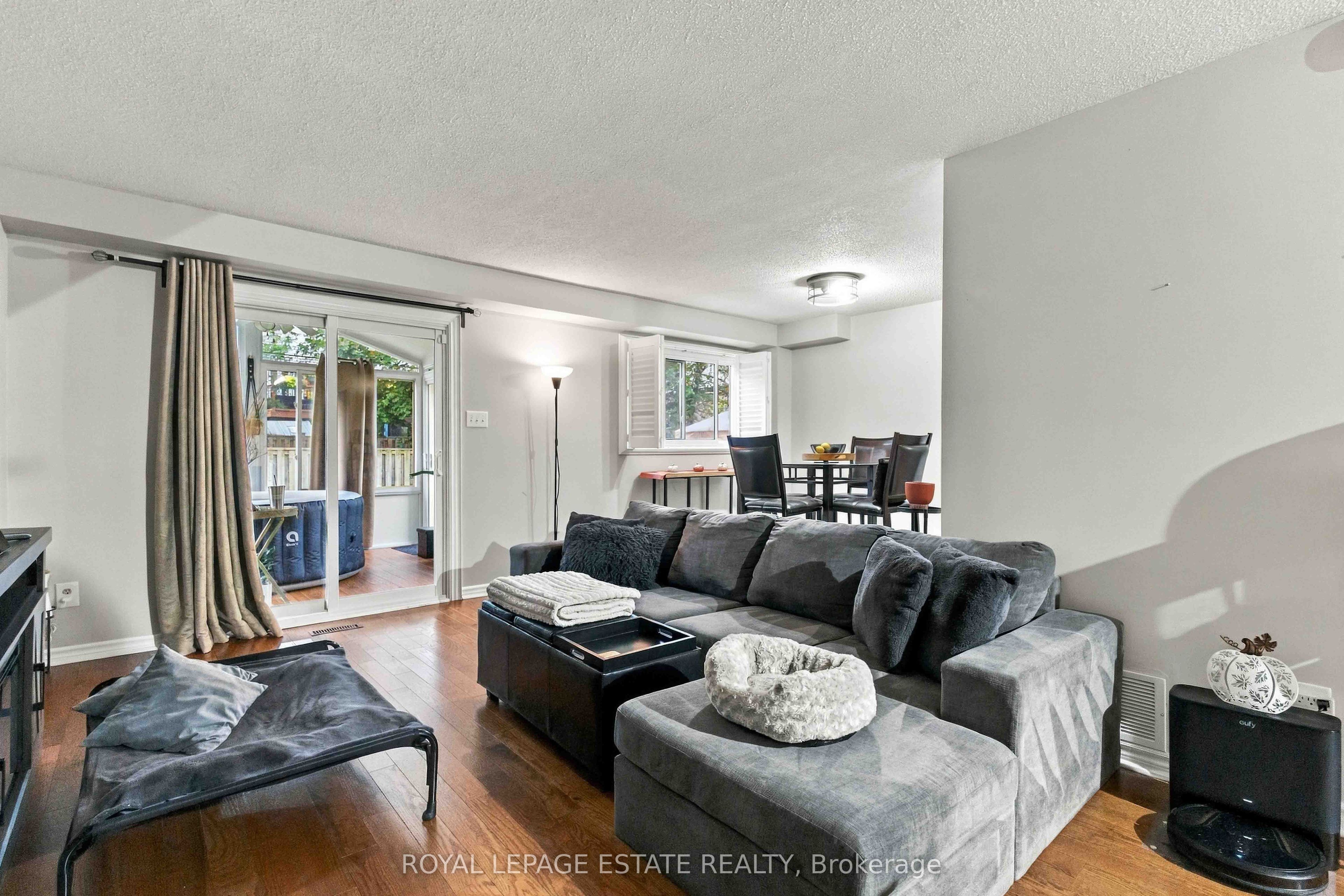 228 Rands Road, Ajax 3