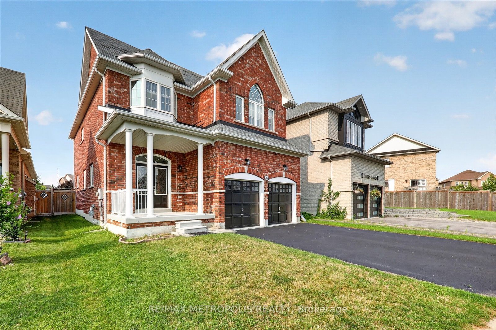 749 Black Cherry Drive, Oshawa 4