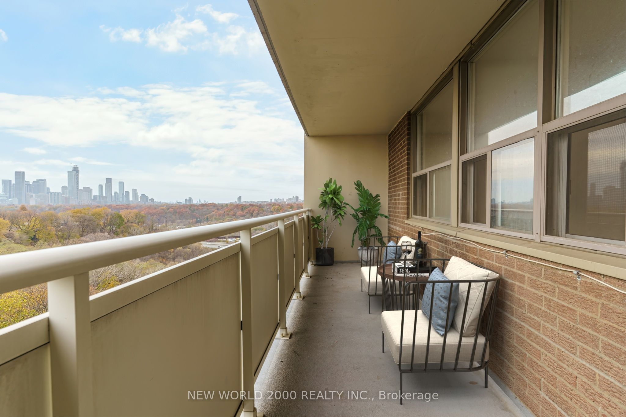 Unit 805 - 1010 Broadview Avenue, Toronto 2