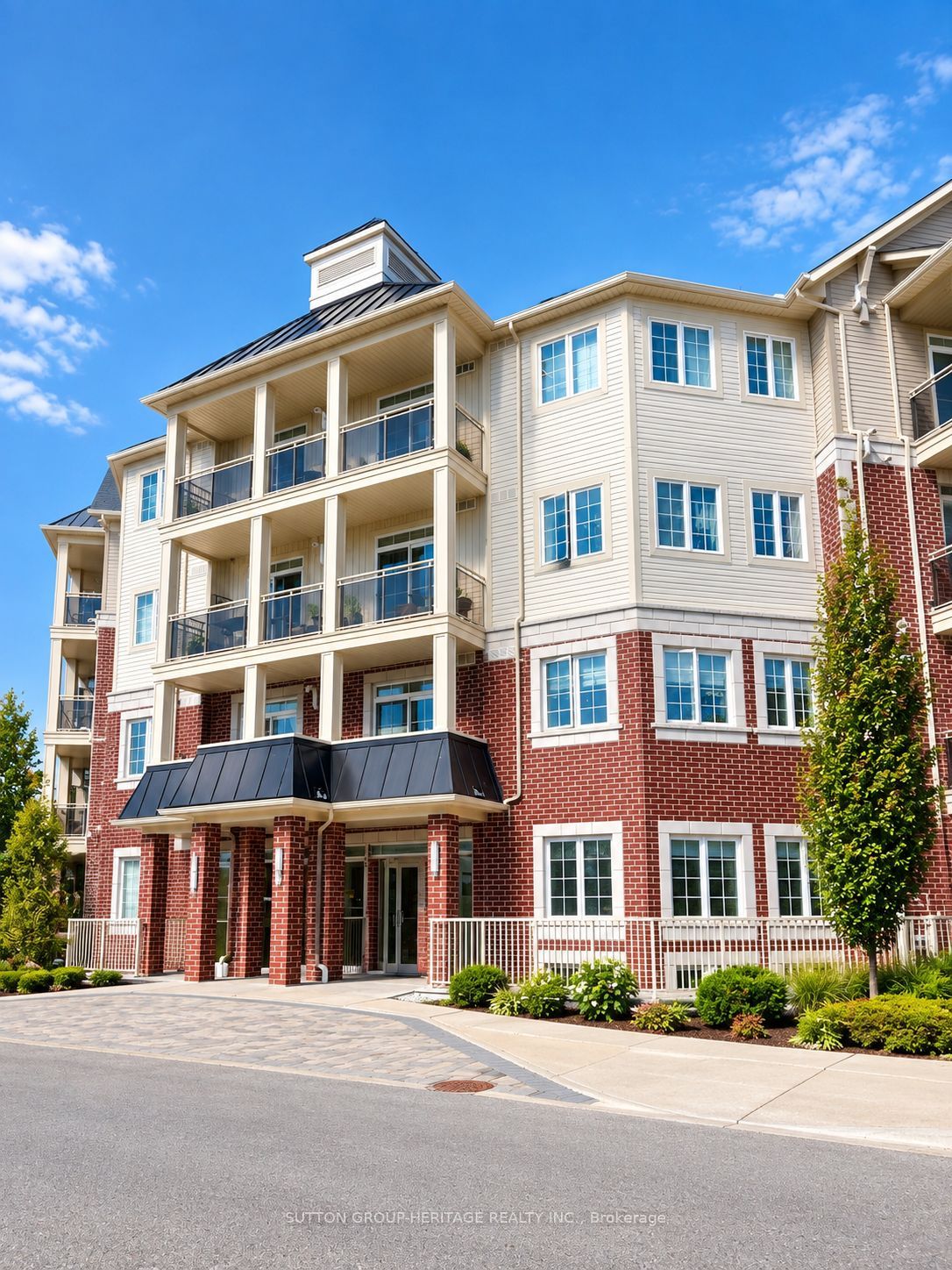 Unit 210 - 84 Aspen Springs Drive, Clarington 2