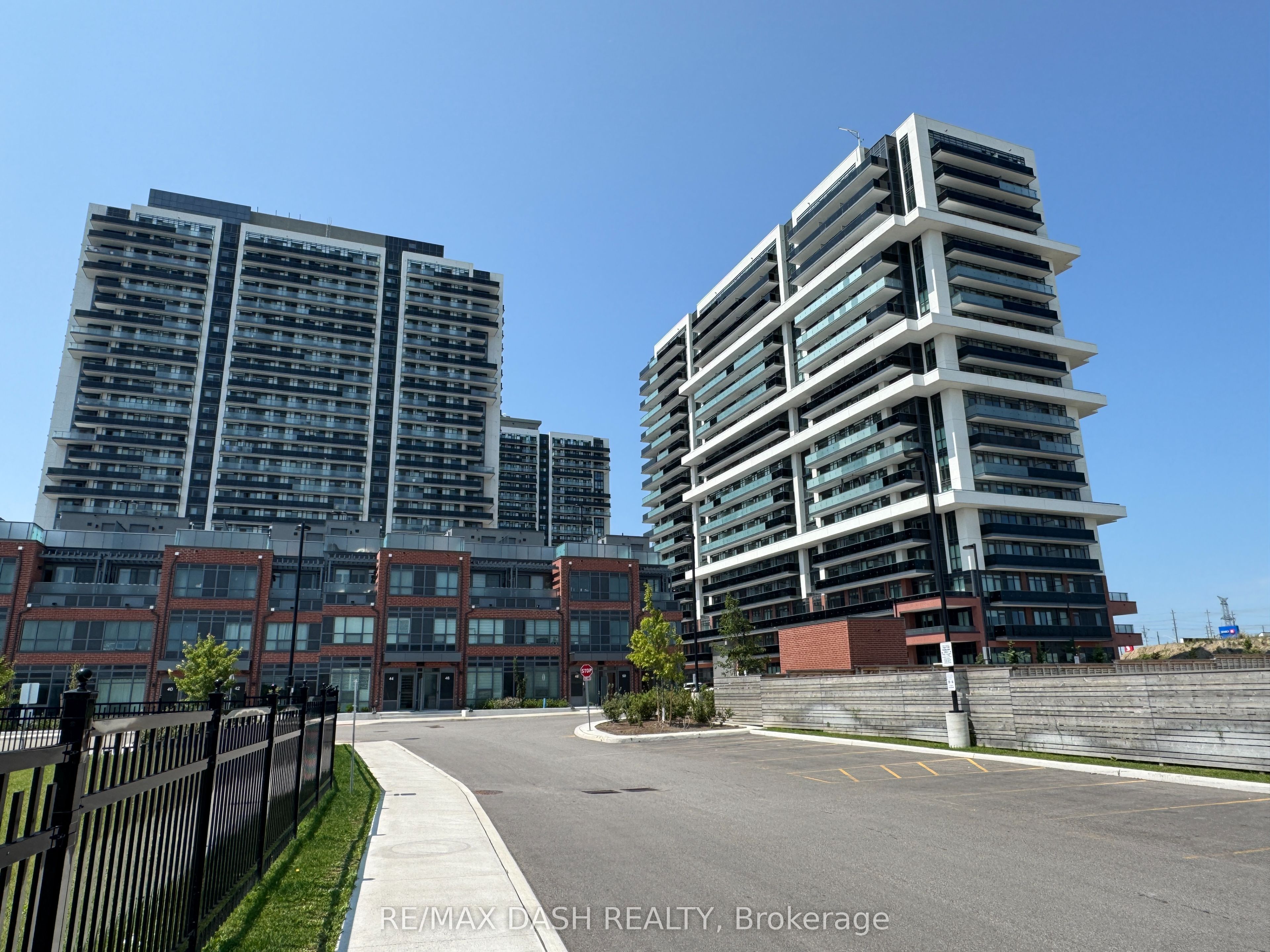 Unit 1838 - 2545 Simcoe Street N, Oshawa 1