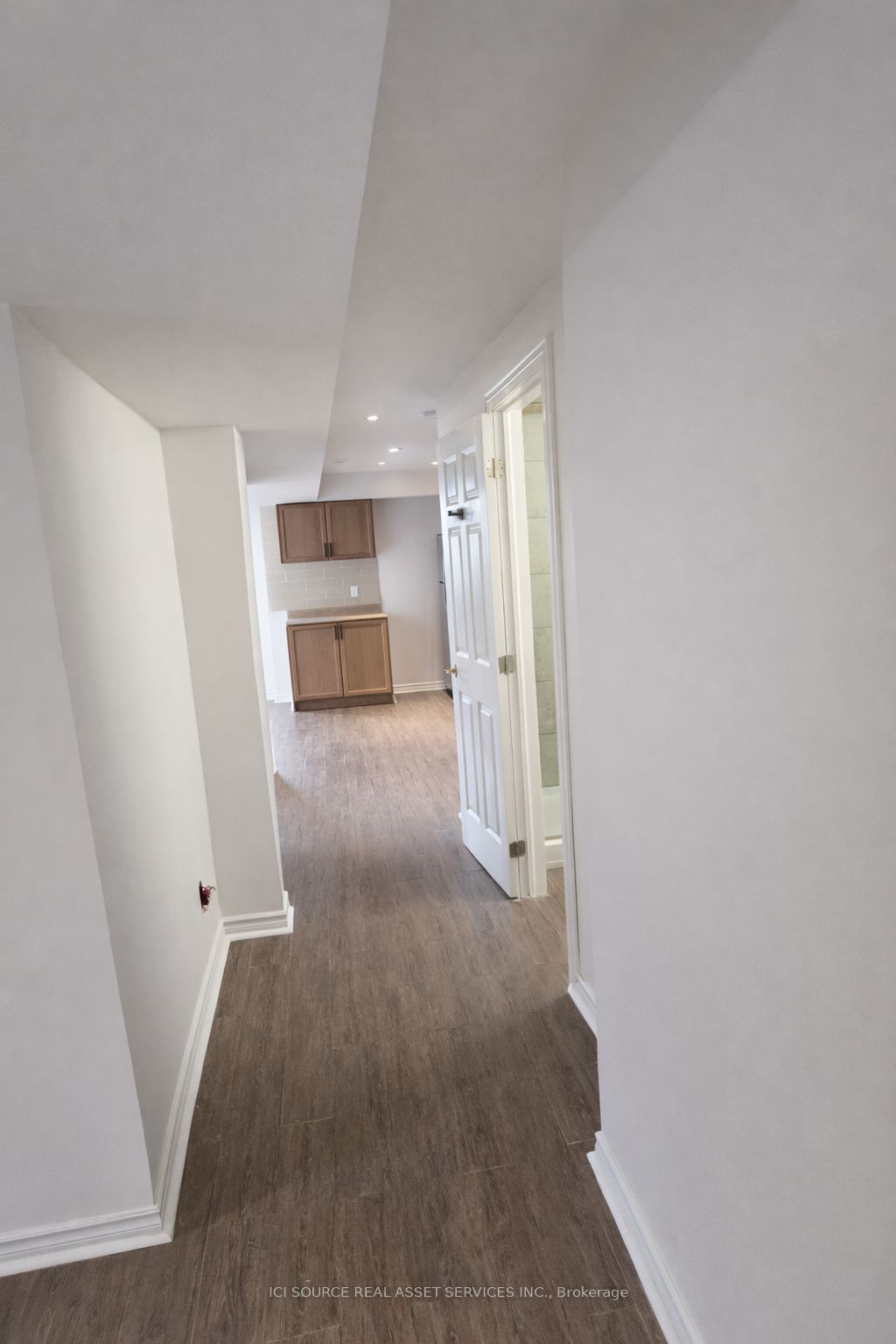 Unit Basement Apartment - 109 Romance Drive, Richmond Hill 4